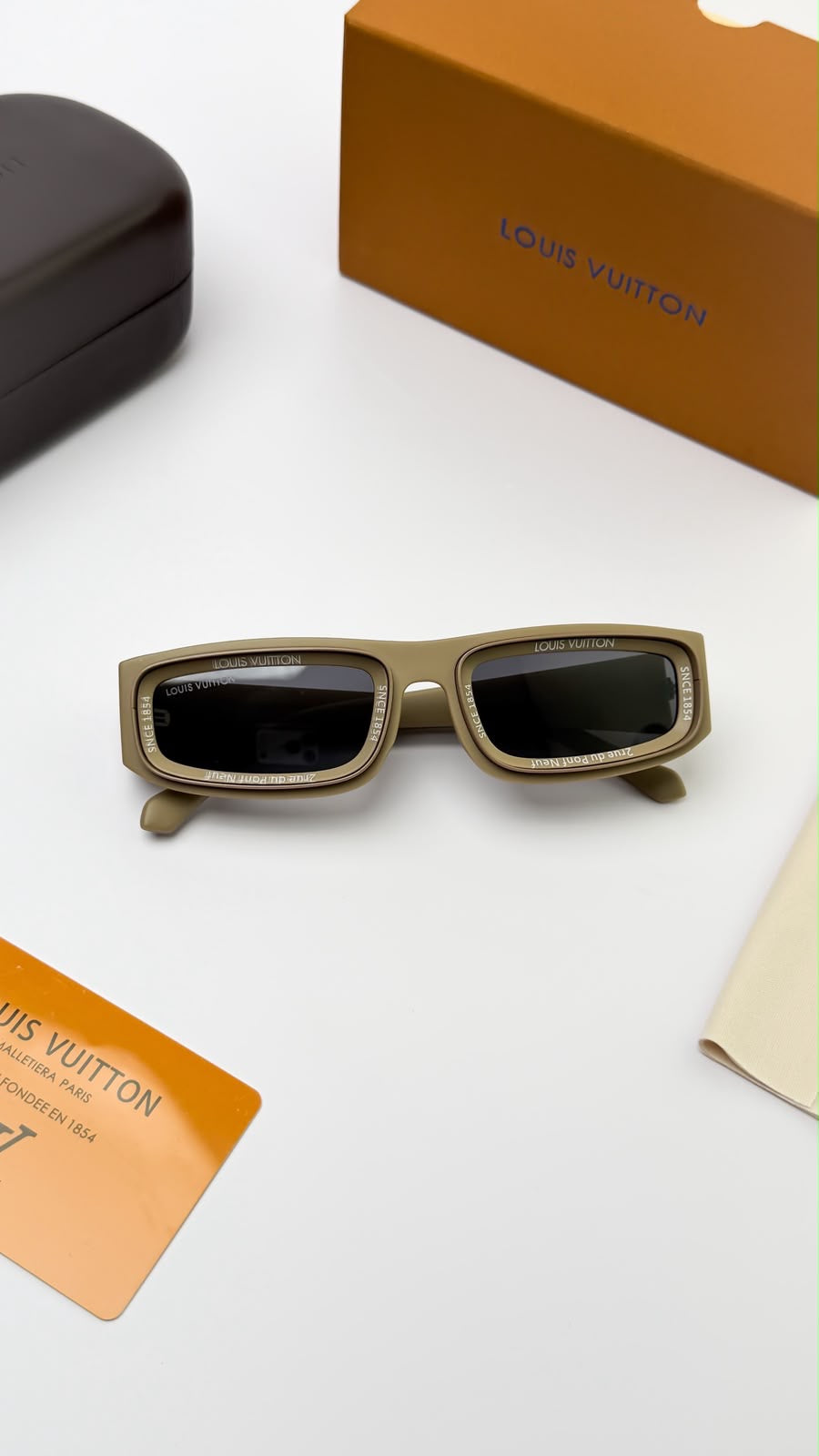*LOUIS VUITTON BISCOF 6190🔥🔥🔥CHOCOLATE WITH BISCOF🔥🔥🔥*