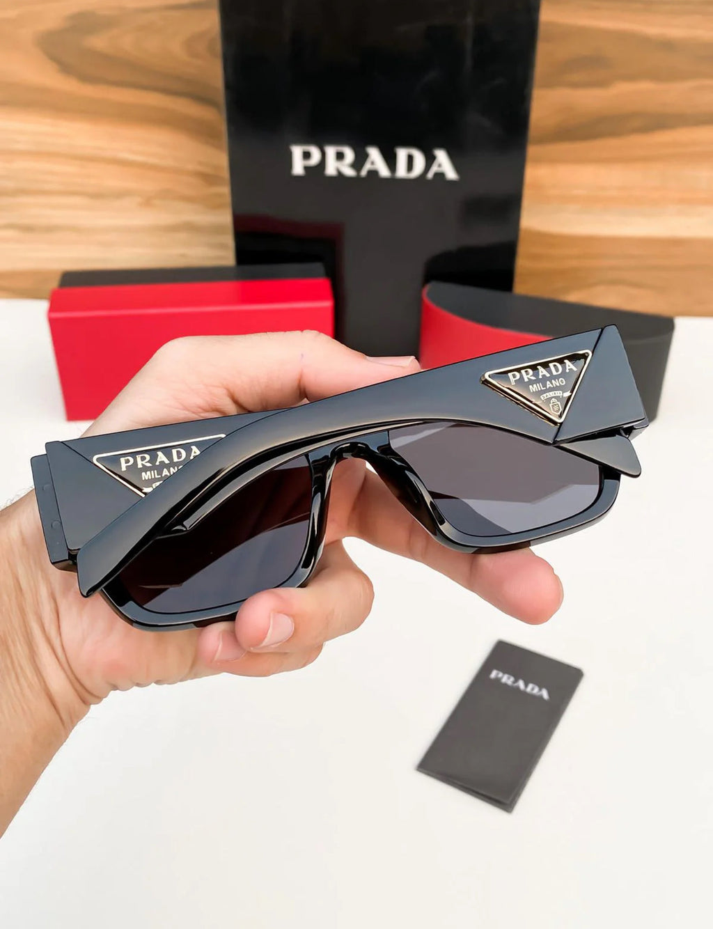 PRAD.A CELEBRITY EDITION SUNGLADS