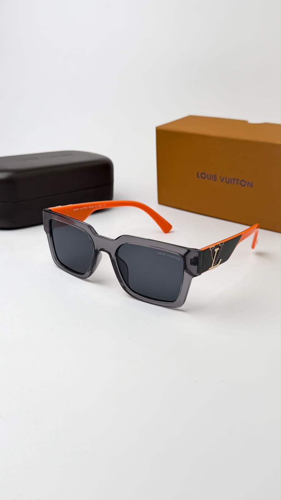 *LOUIS VUITTON GREY ORANGE 88082🔥🔥🔥MOST DEMANDING ARTICLE 🔥🔥🔥*
