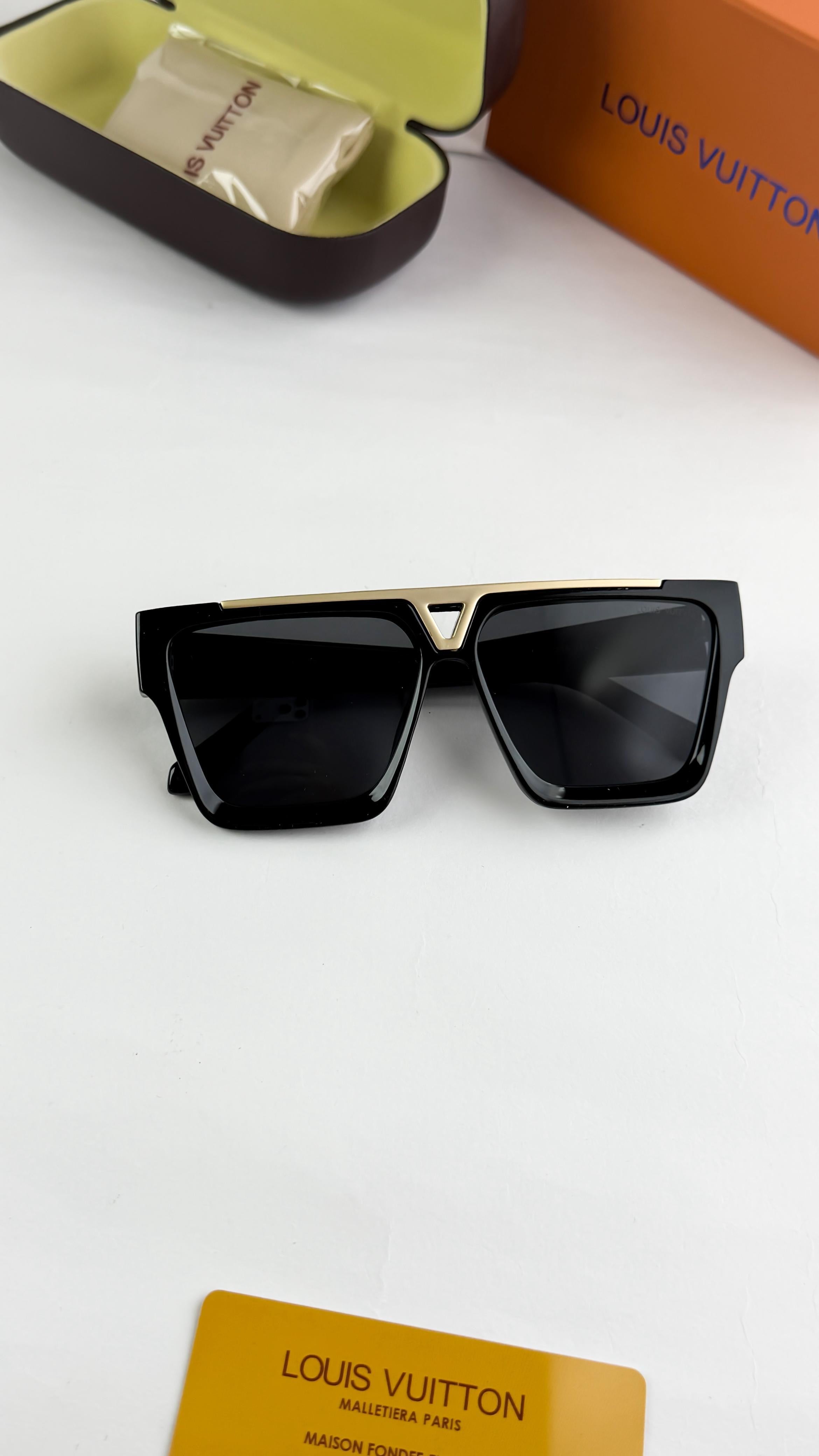 *LOUIS VUITTON GOLD BLACK 1502🔥🔥🔥*