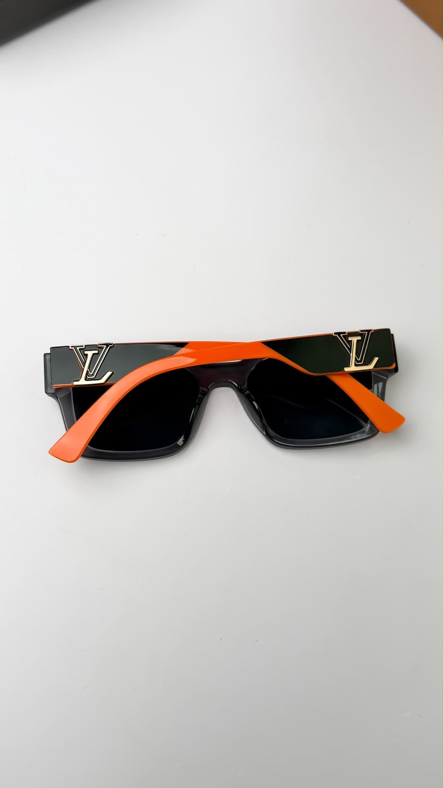 *LOUIS VUITTON GREY ORANGE 88082🔥🔥🔥MOST DEMANDING ARTICLE 🔥🔥🔥*