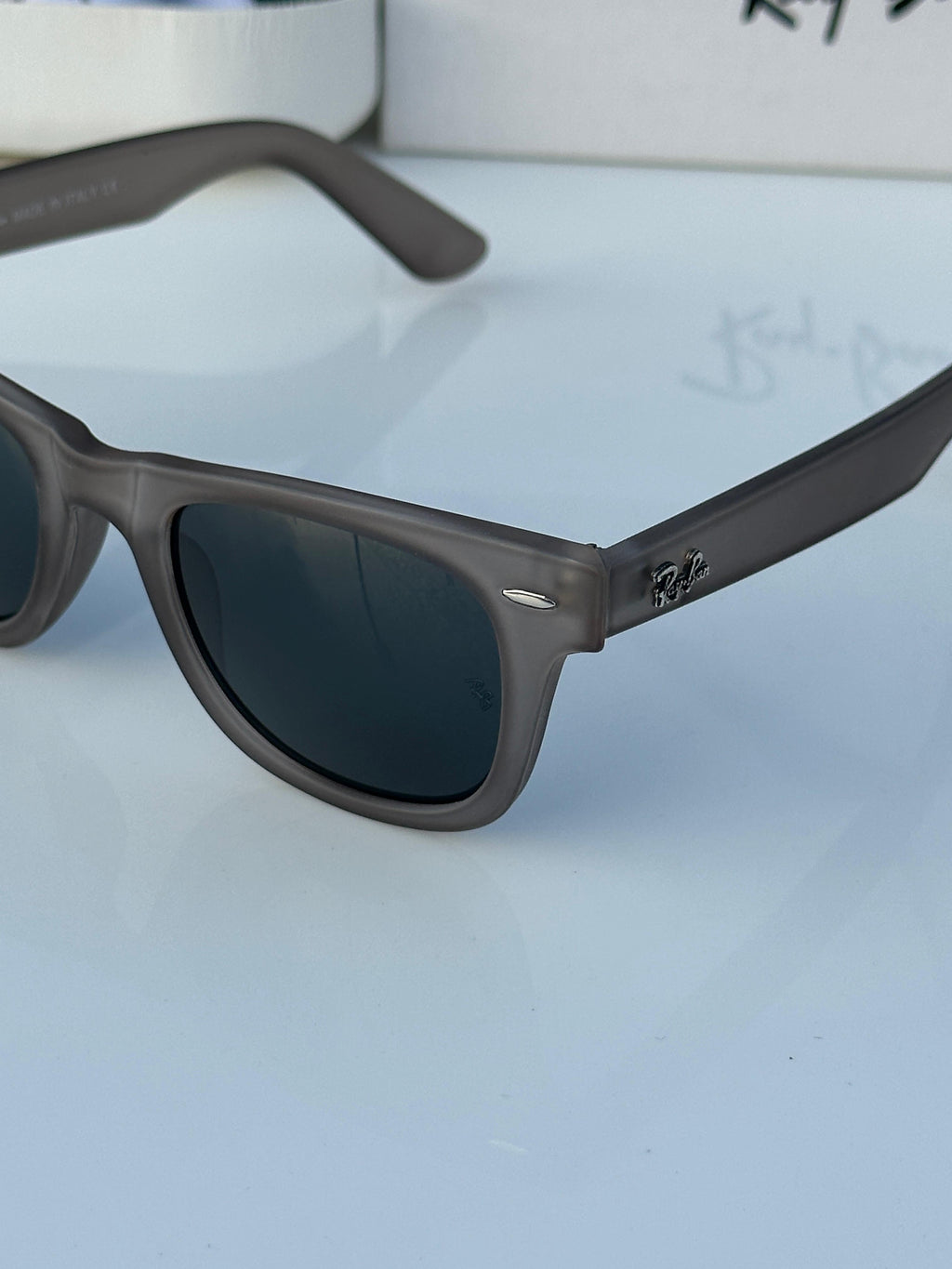 Ra_yban 2140 Matt Grey