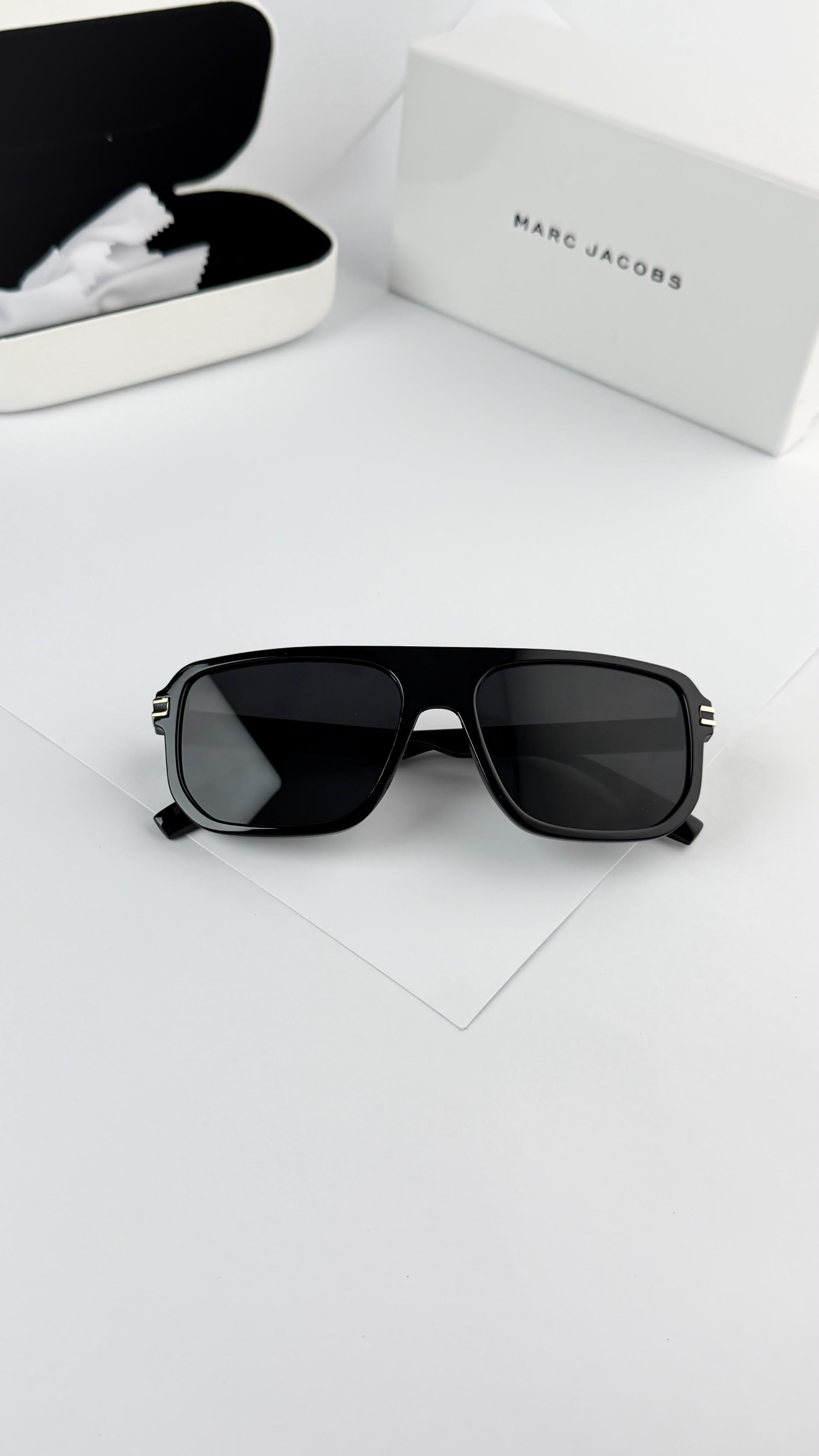 *MARC JACOBS BLACK 1018🔥🔥🔥*