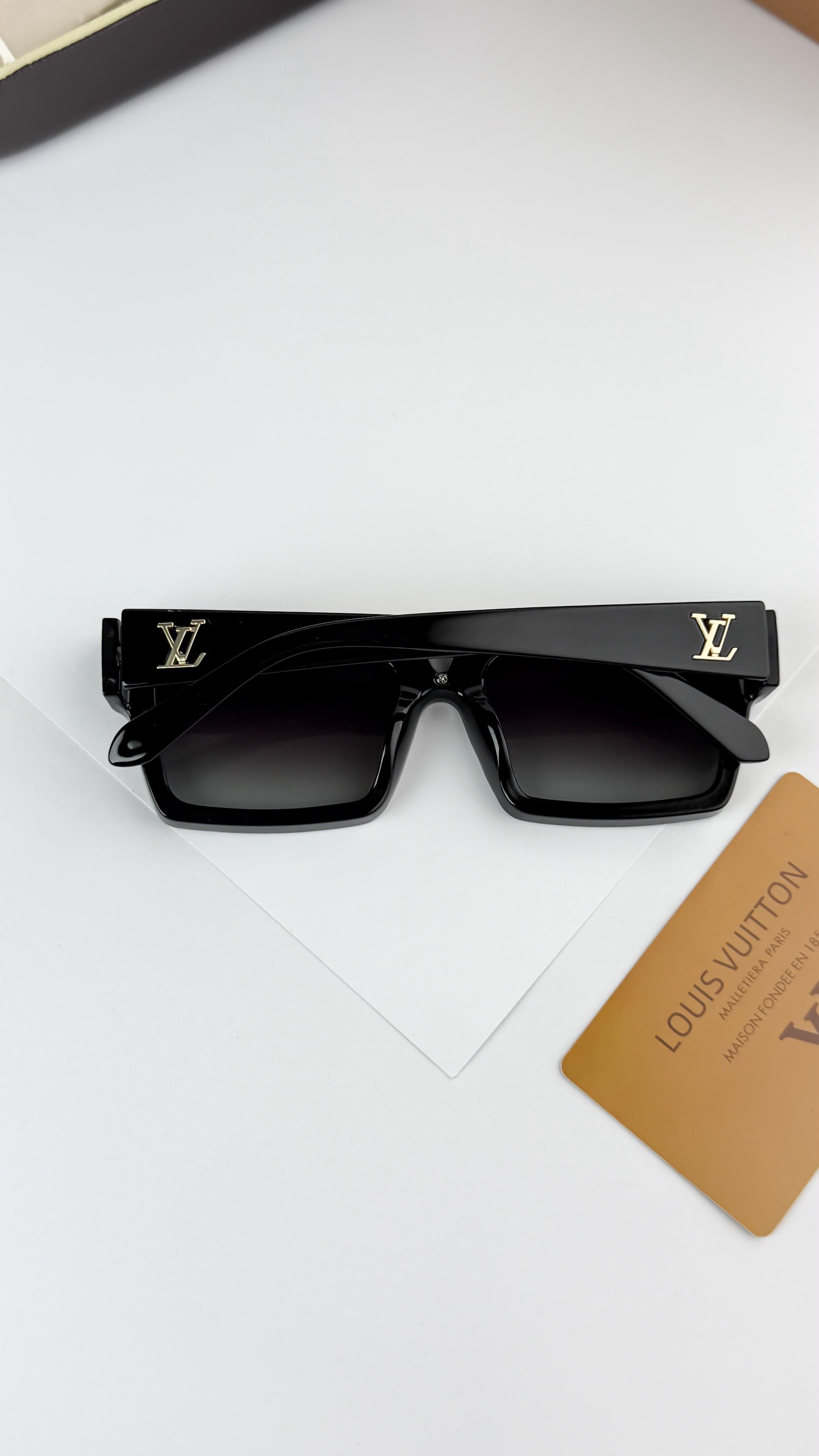 *LOUIS VUITTON BLACK SHADED 1984🔥🔥🔥*