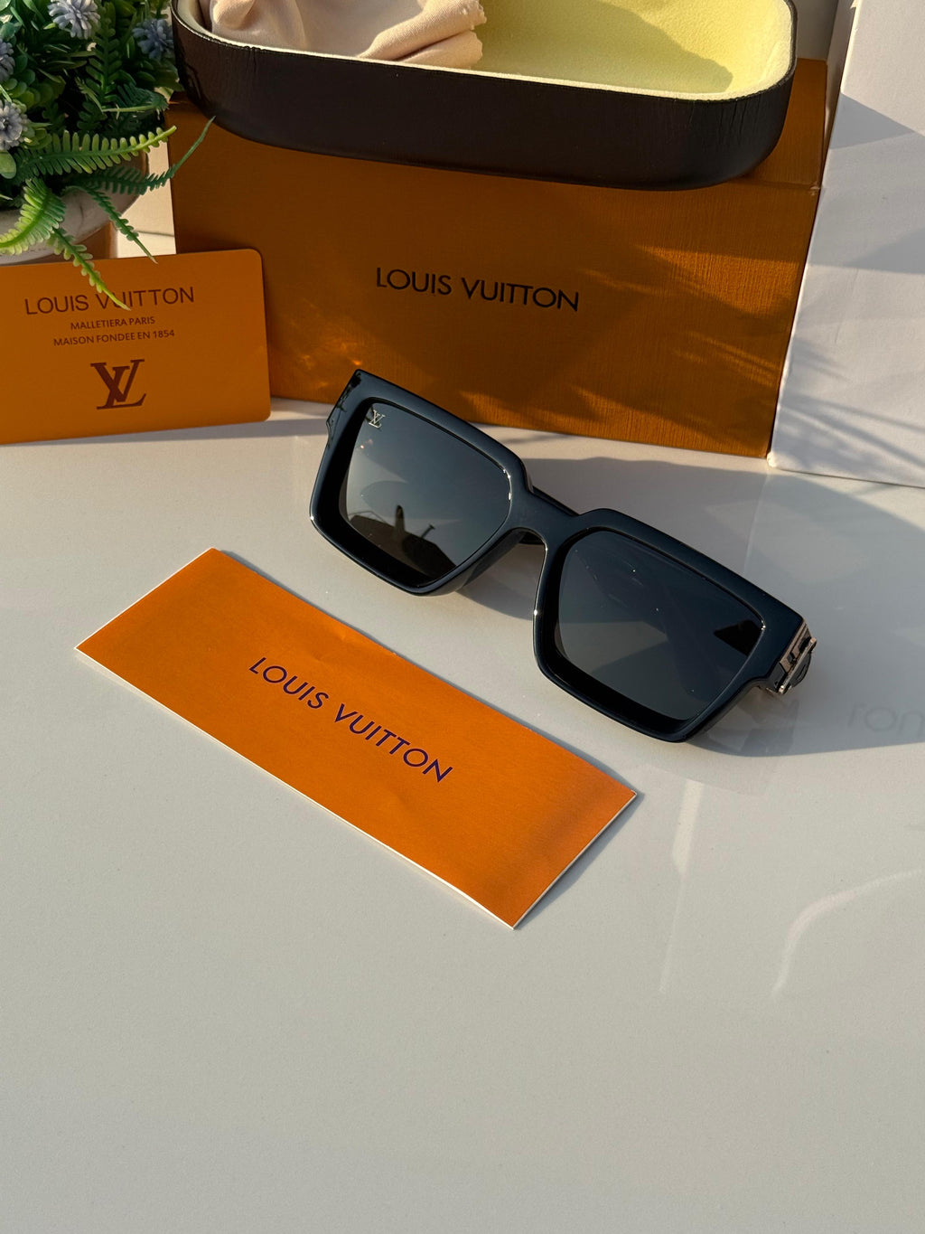 *Louis Vuitton 9600 Gold Black* 🔥🚨🤩