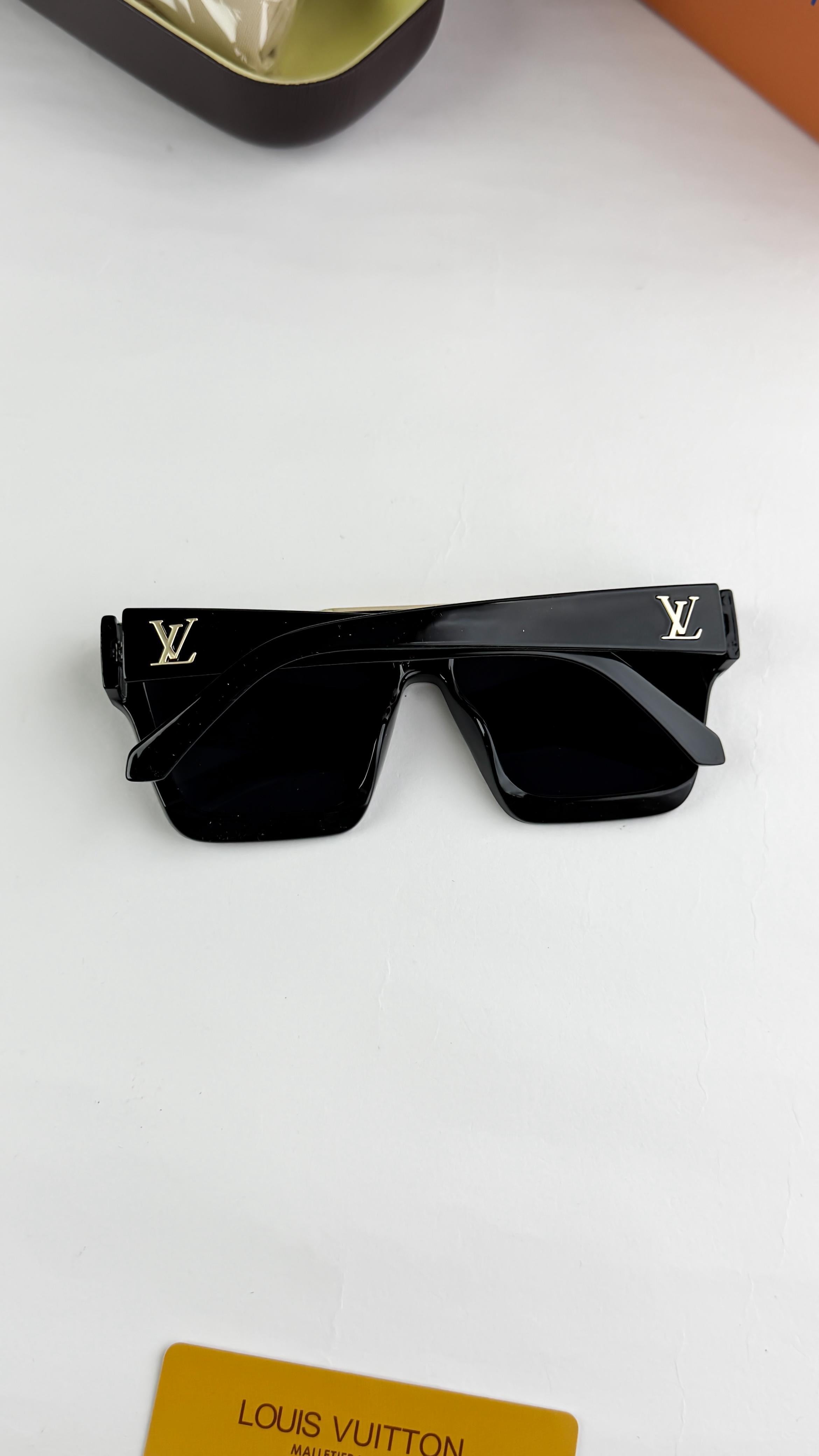 *LOUIS VUITTON GOLD BLACK 1502🔥🔥🔥*