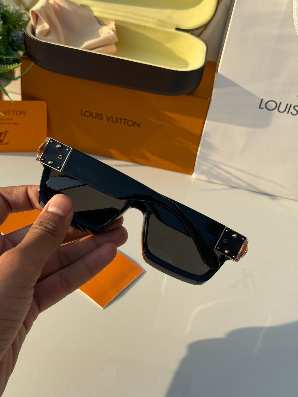 *Louis Vuitton 9600 Gold Black* 🔥🚨🤩