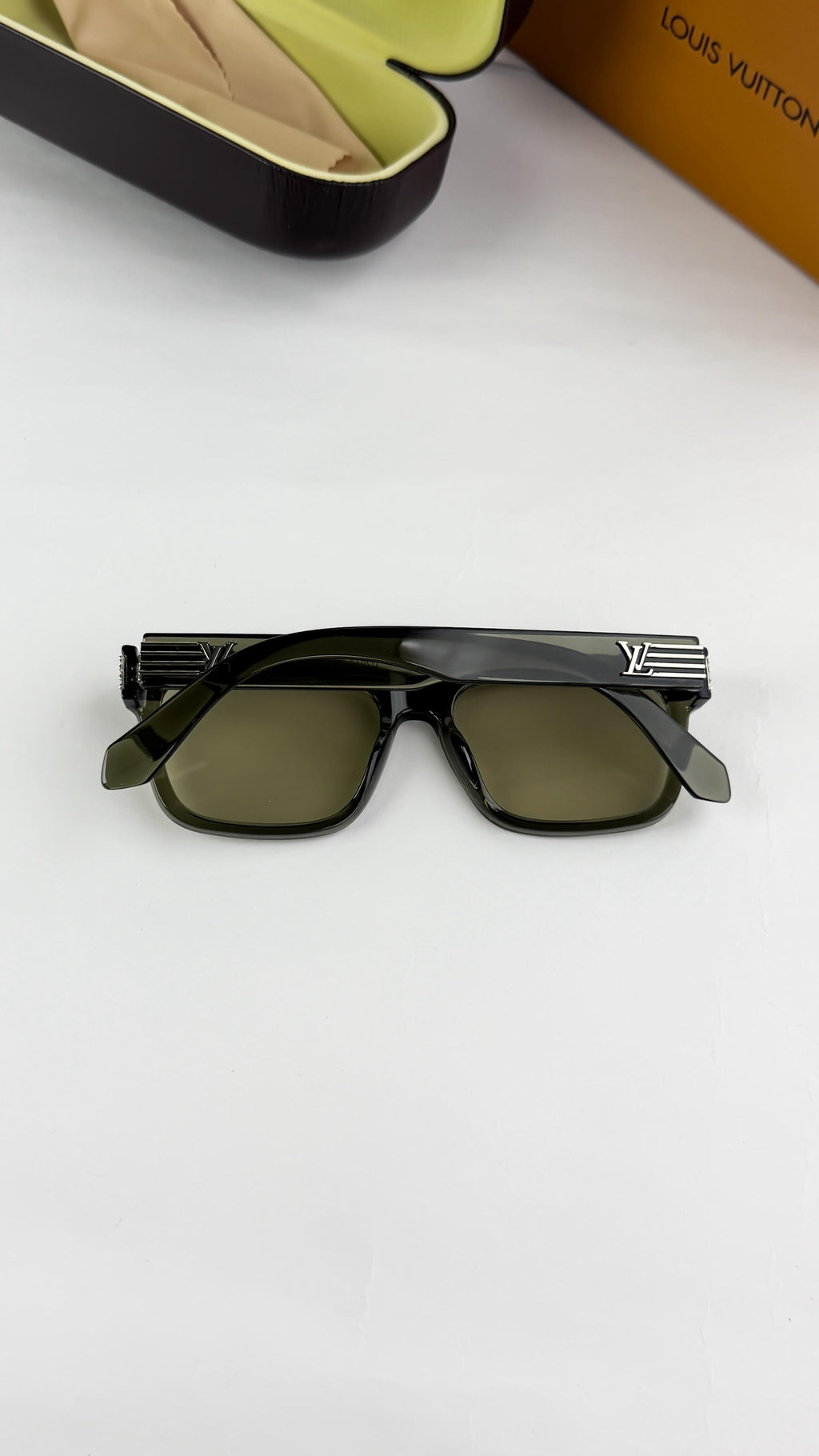*LOUIS VUITTON GREEN 2942🔥🔥🔥*