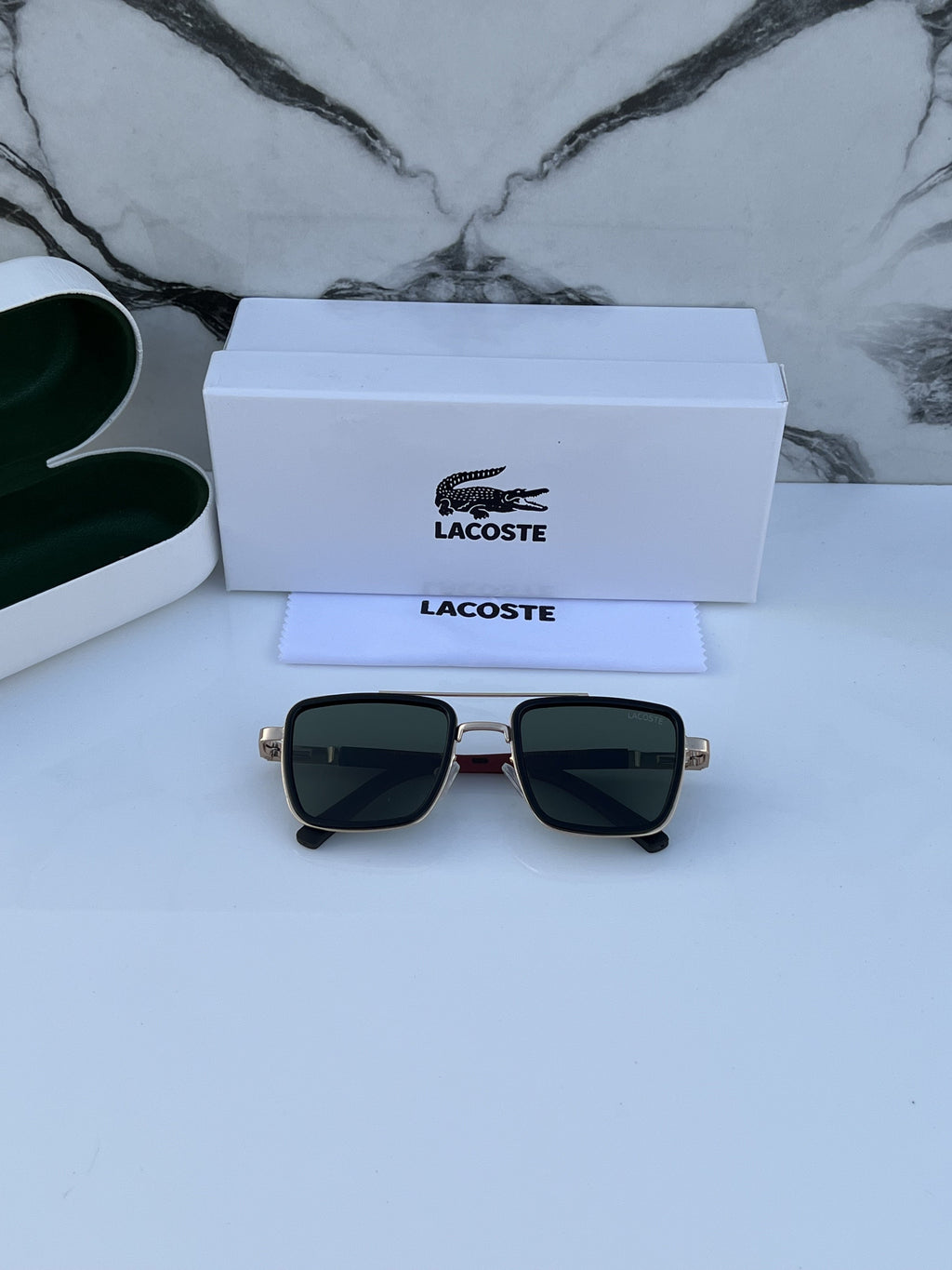 La_co_ste _78926_gold_green