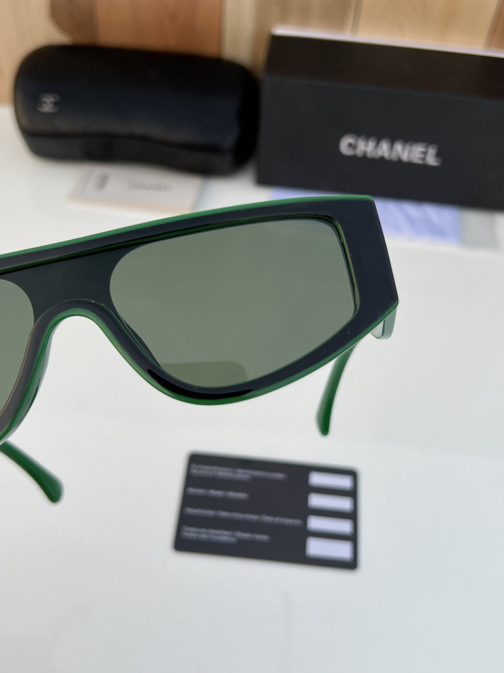 Cha_nel_1001_green_black