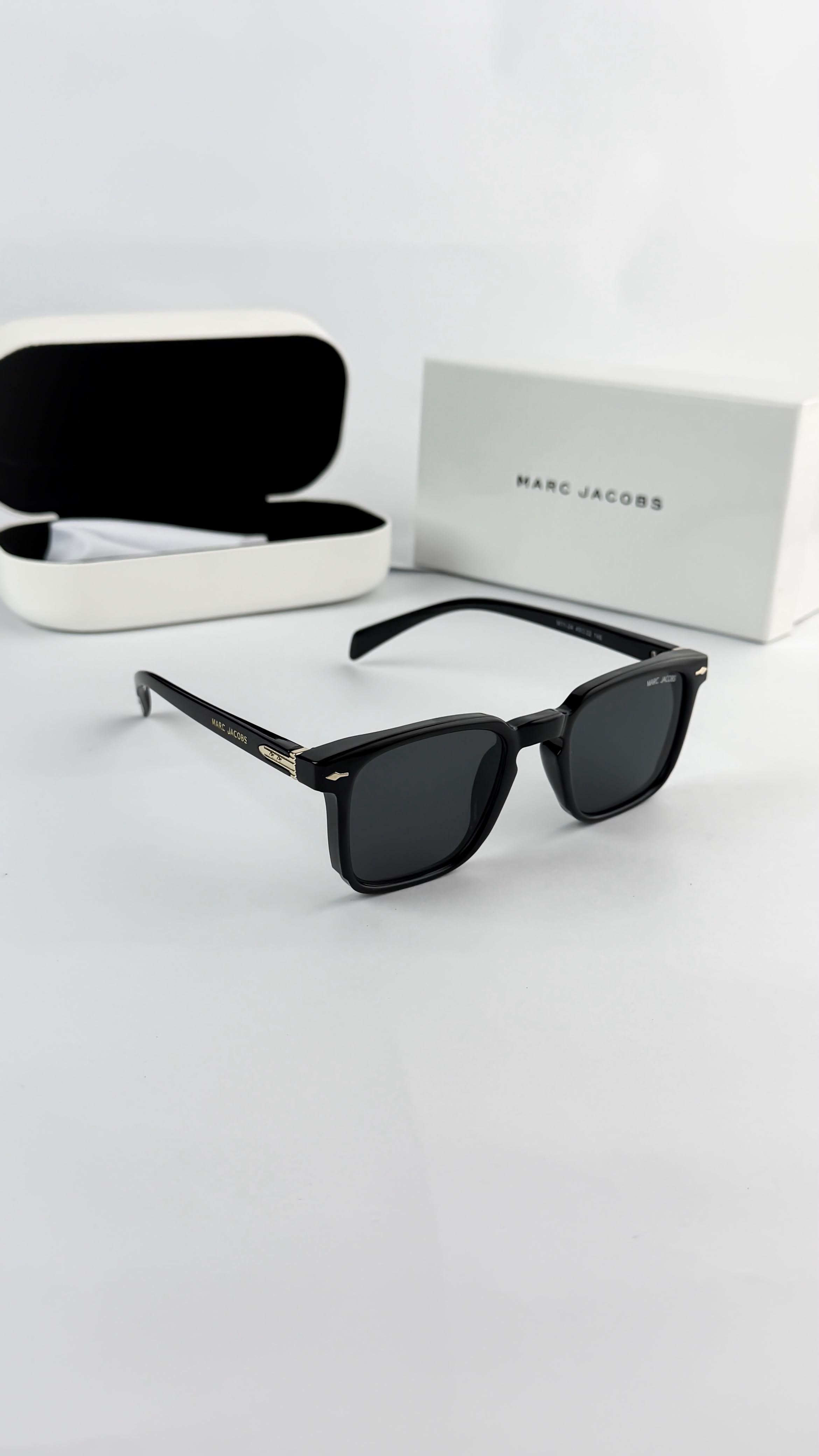 *MARC JACOBS BLACK 11-24🔥🔥🔥*