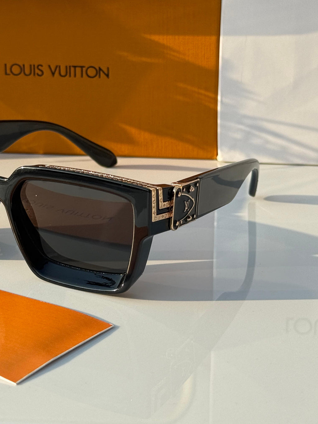 *Louis Vuitton 9600 Gold Black* 🔥🚨🤩