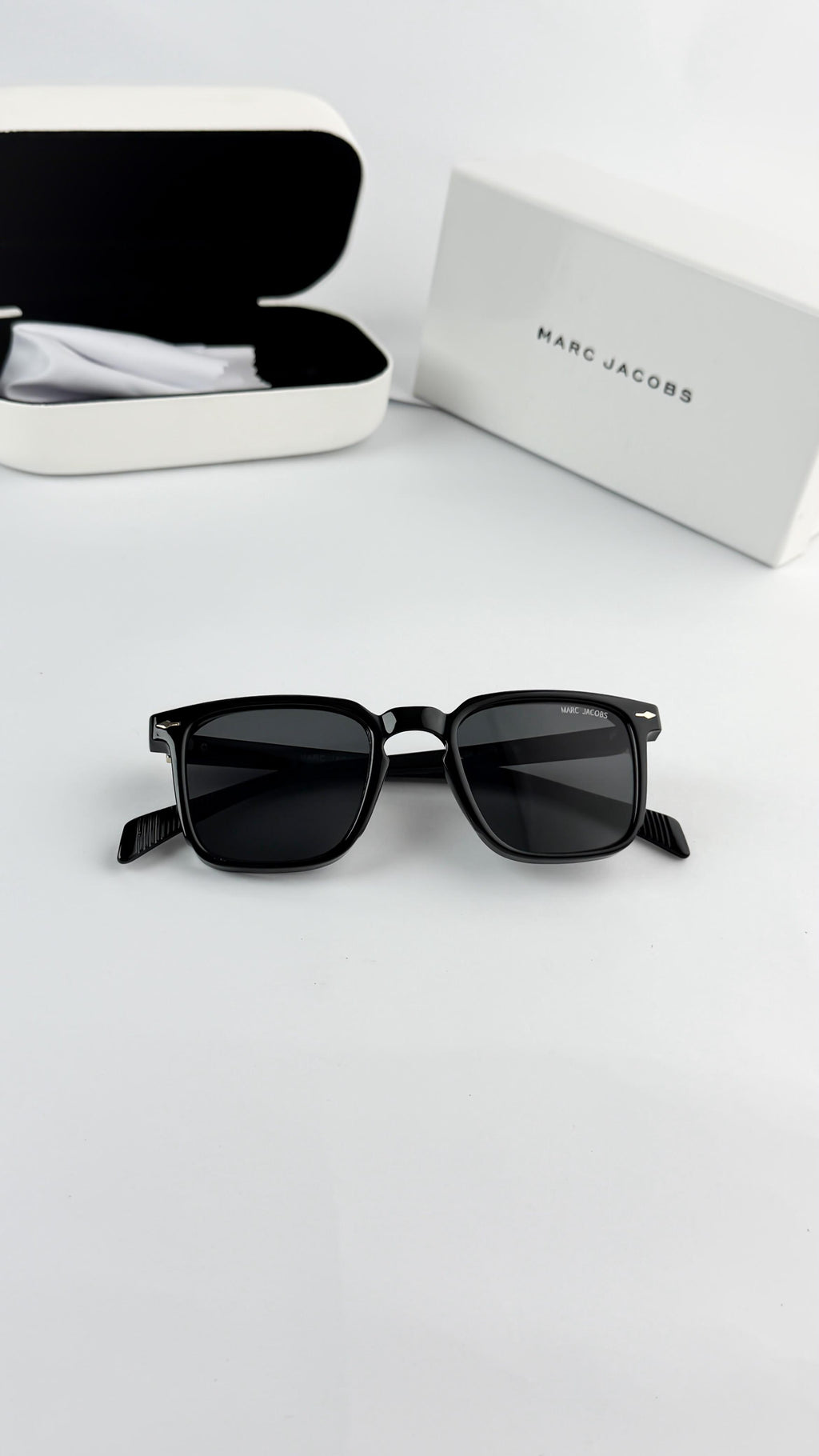 *MARC JACOBS BLACK 11-24🔥🔥🔥*