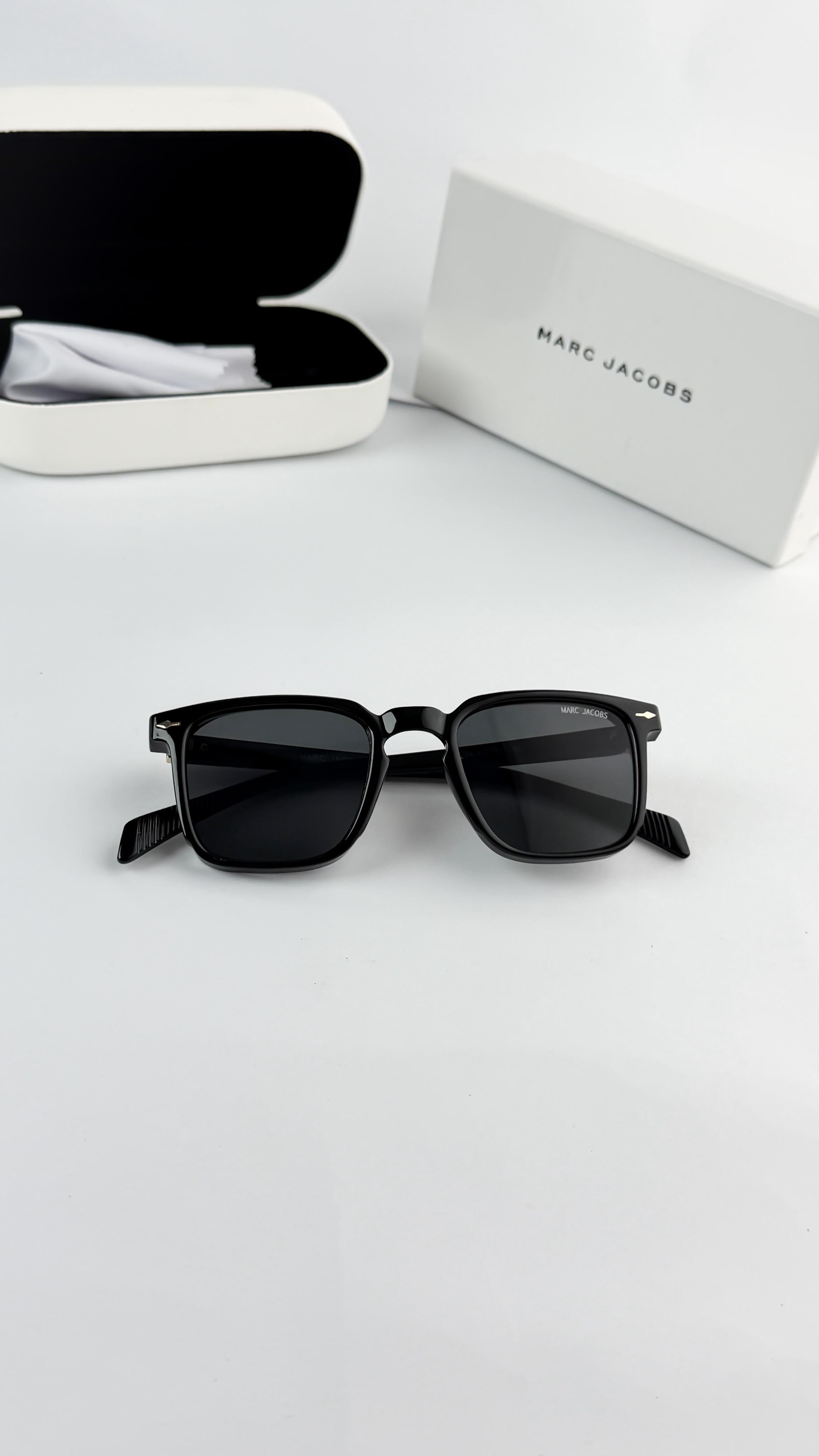 *MARC JACOBS BLACK 11-24🔥🔥🔥*