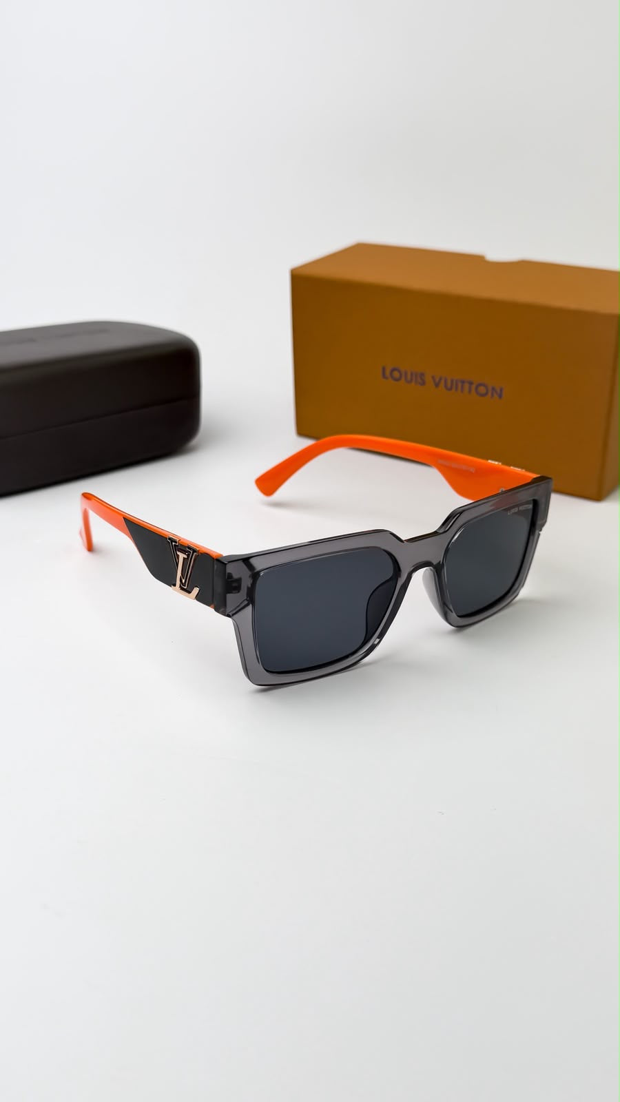 *LOUIS VUITTON GREY ORANGE 88082🔥🔥🔥MOST DEMANDING ARTICLE 🔥🔥🔥*