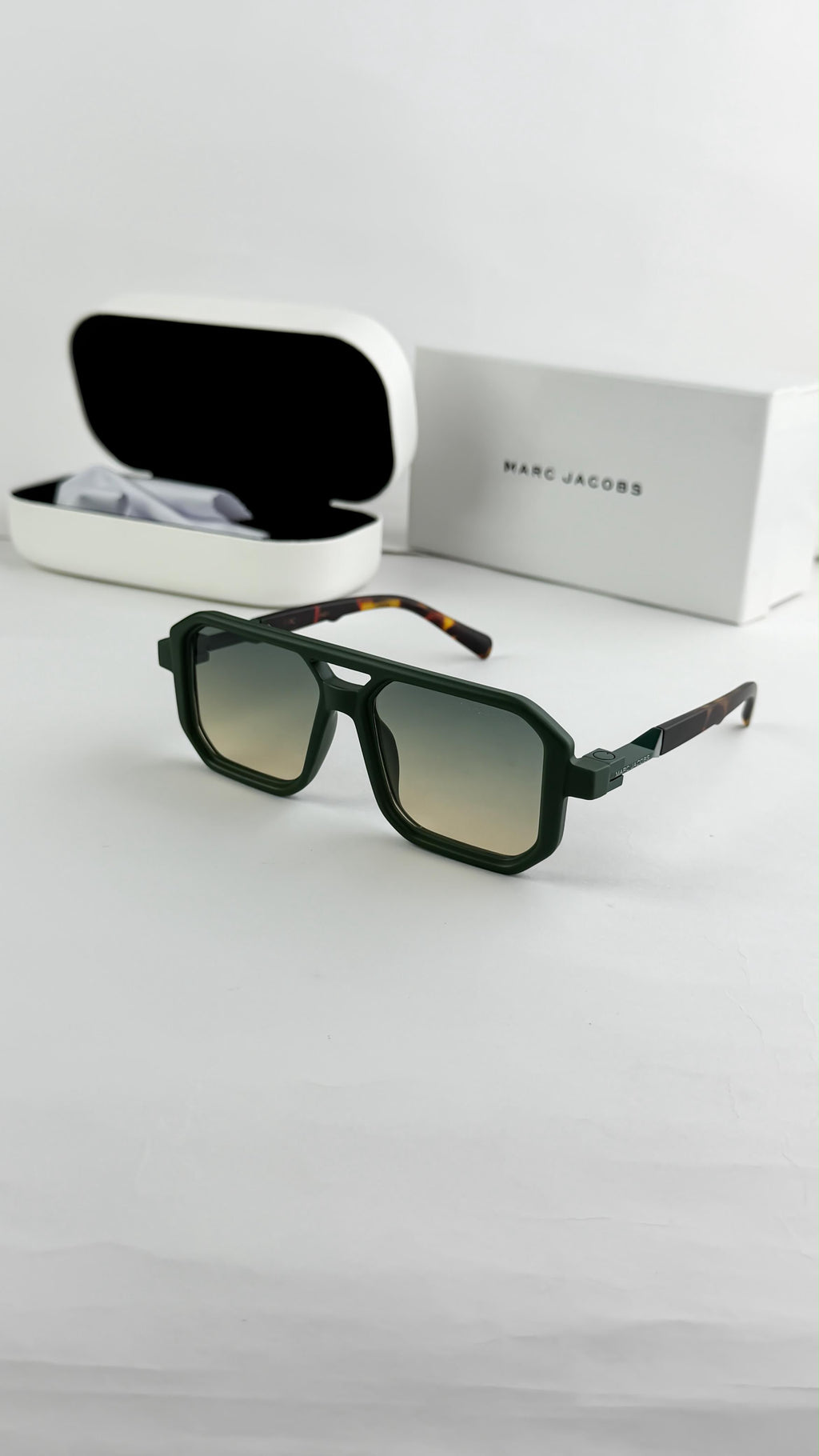 *MARC JACOBS TIGER GREEN 75526🔥🔥🔥*
