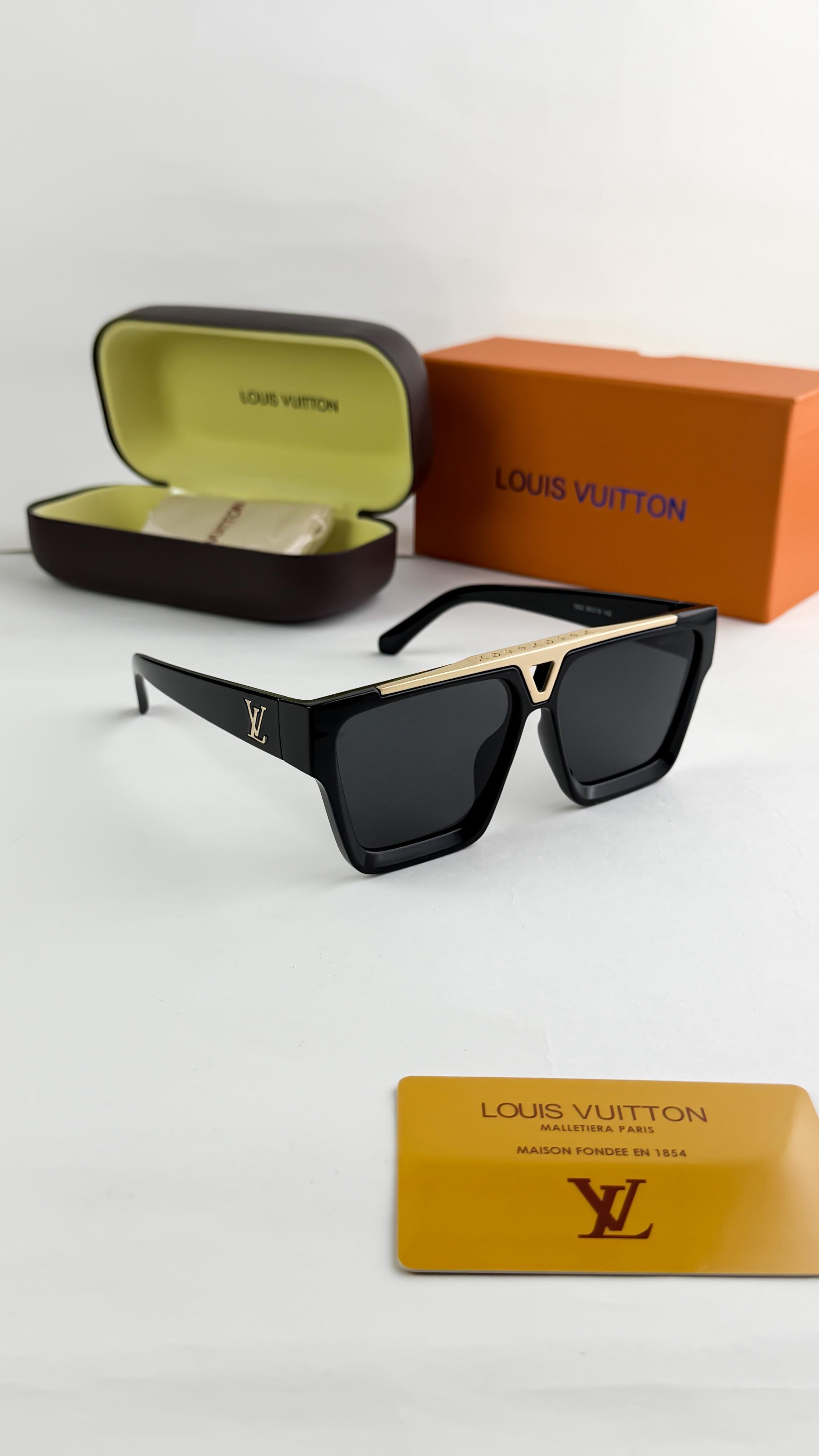 *LOUIS VUITTON GOLD BLACK 1502🔥🔥🔥*