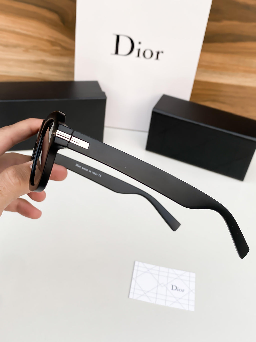 Di_or black N-21