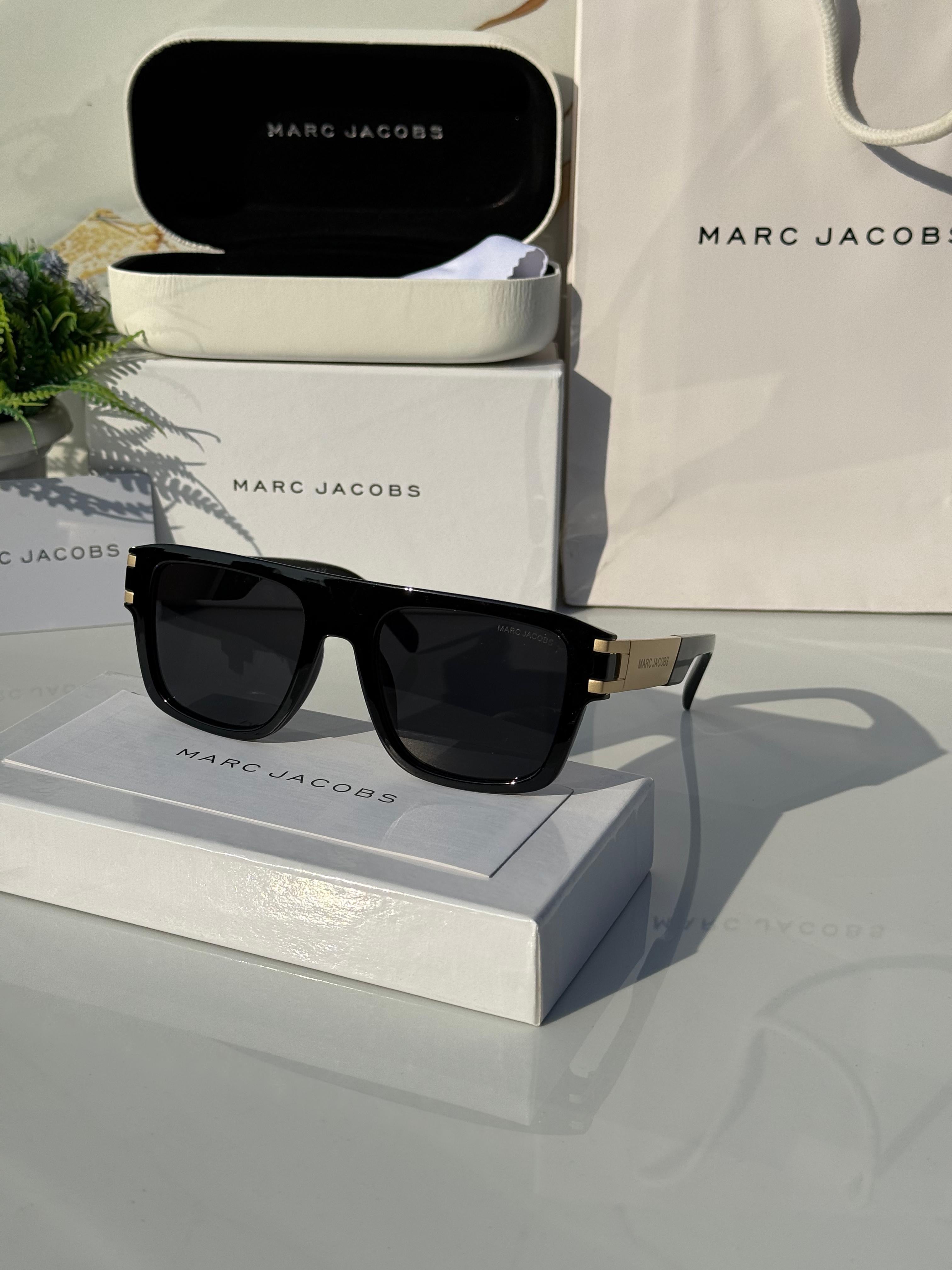 *Marc Jacobs 1004 Gold Black* 🔥🚨