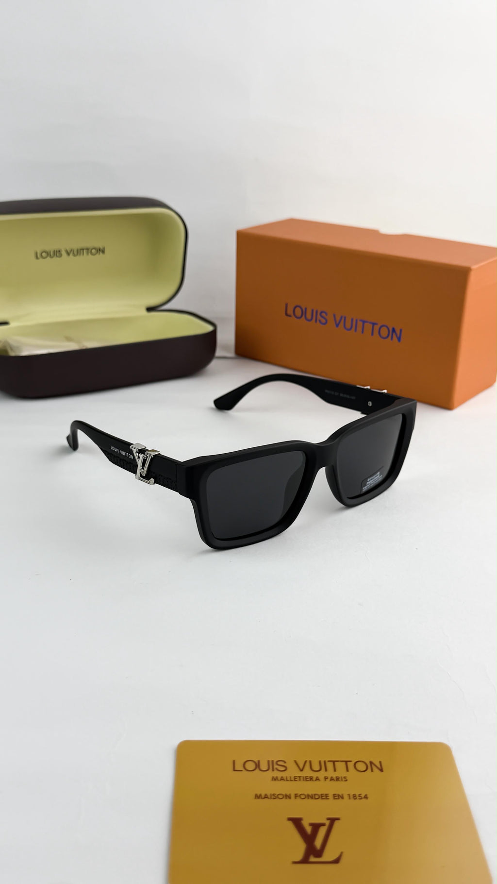 *LOUIS VUITTON BLACK 5113🔥🔥🔥*