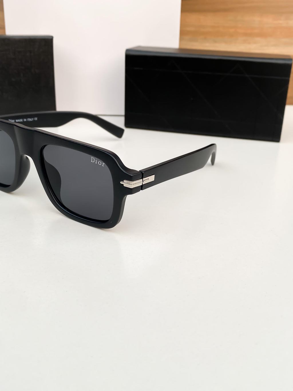 Di_or black N-21