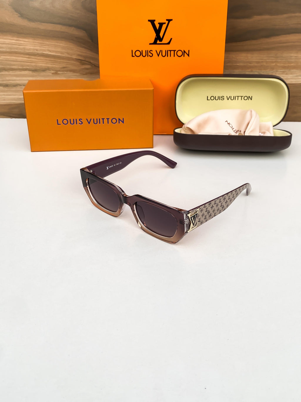 Lo_ uis _vui_ton brown 2324