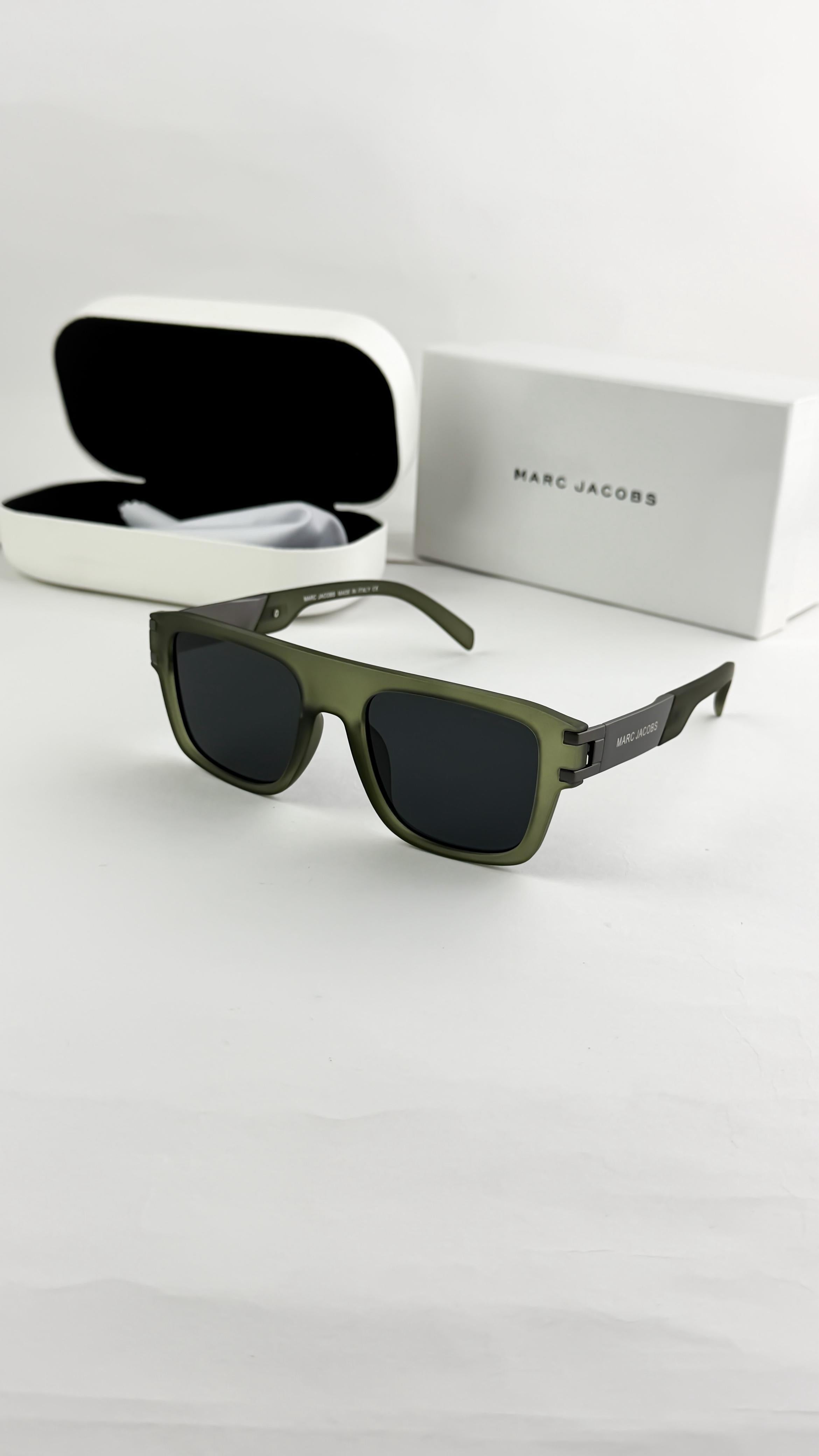 *MARC JACOBS GREEN 1004🔥🔥🔥*