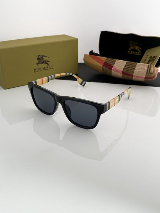 Burberry-yellow black