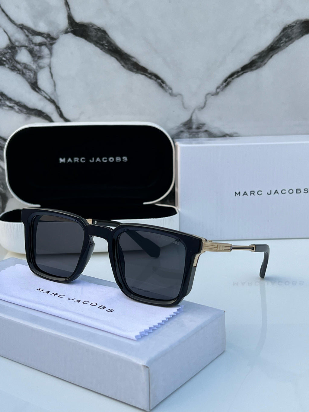Ma_rc ja_cobs 6103 black gold