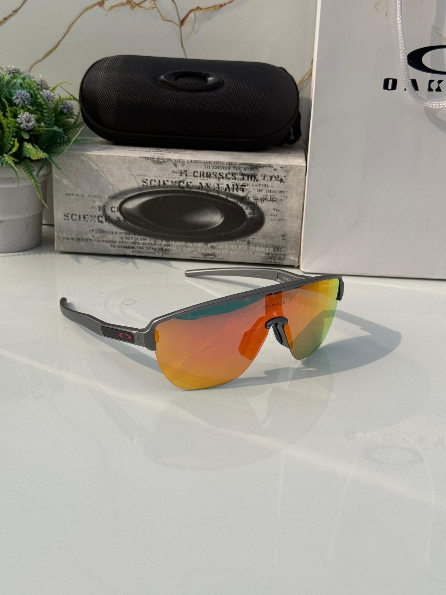 Oakly 4921 Grey Mercury