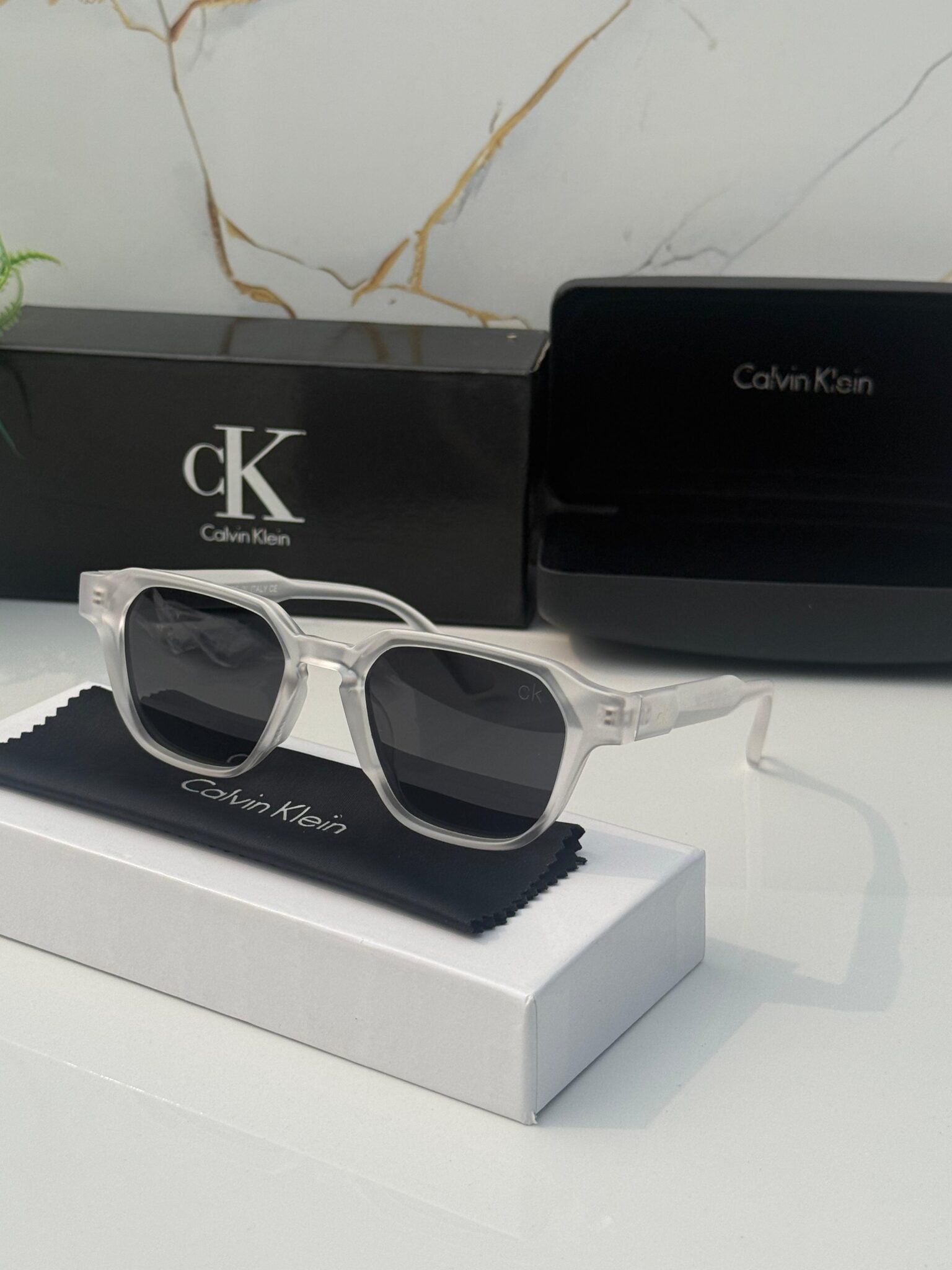 Calvin Klein Y05 White Black