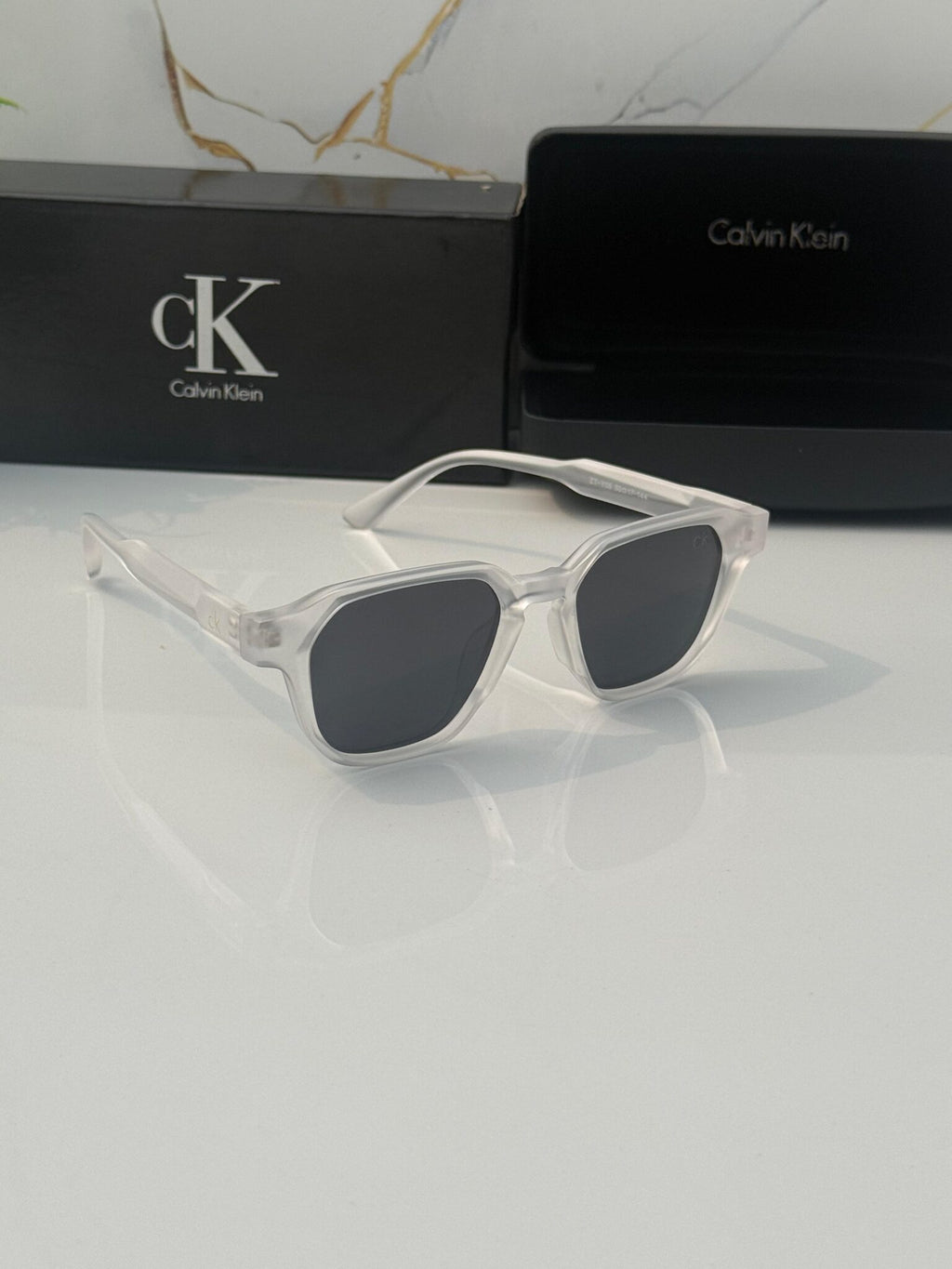 Calvin Klein Y05 White Black