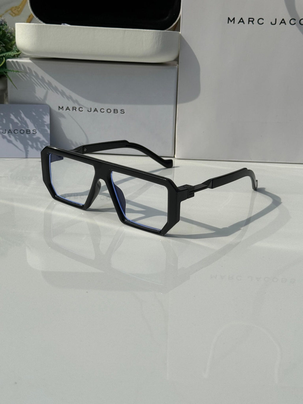 Shahid kapoor marc jacobs black frame