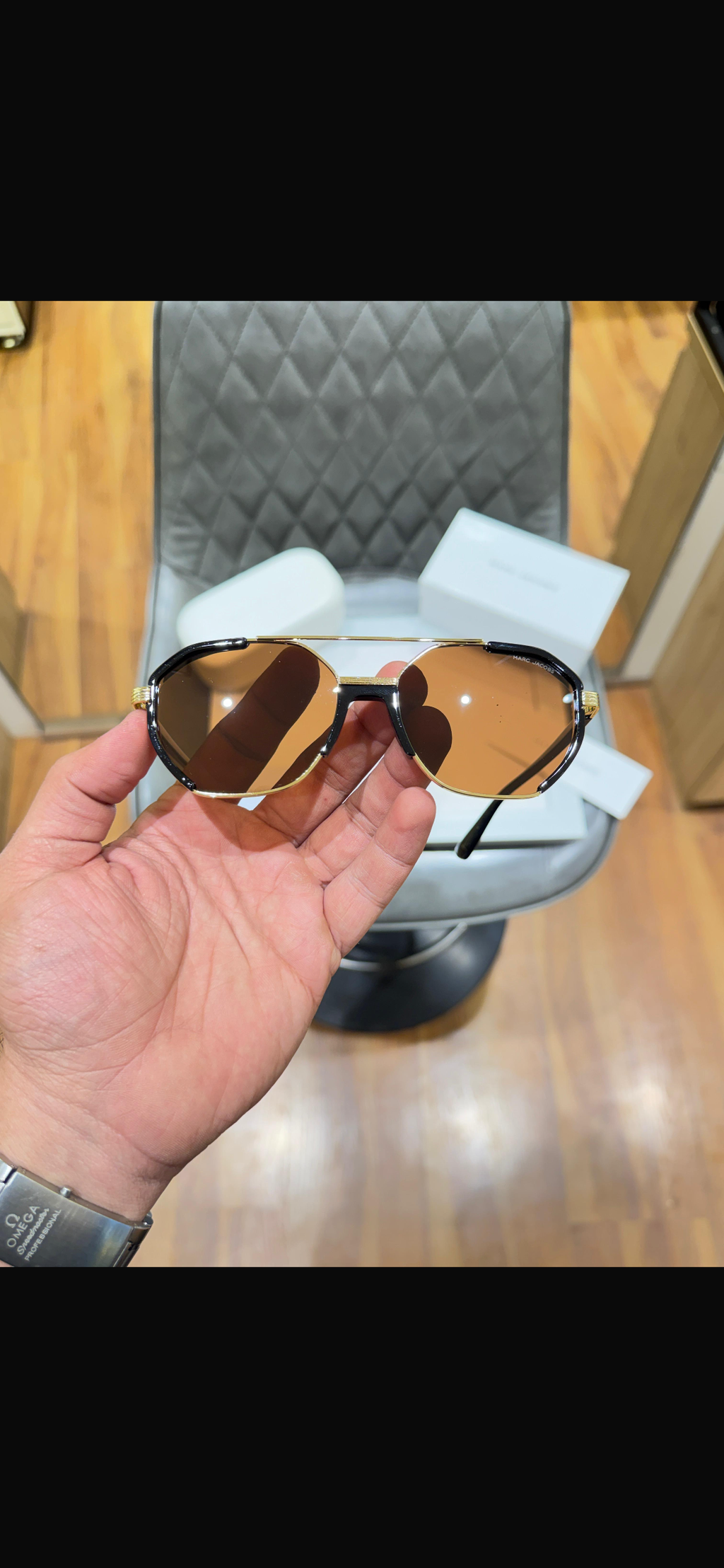 Marc jacobs 2120 gold brown ✌️✌️✌️😎😎😍😍🥳🥳🥳 *DHURANDAR SAME MODEL AKSHAY KHANNA EDITION*