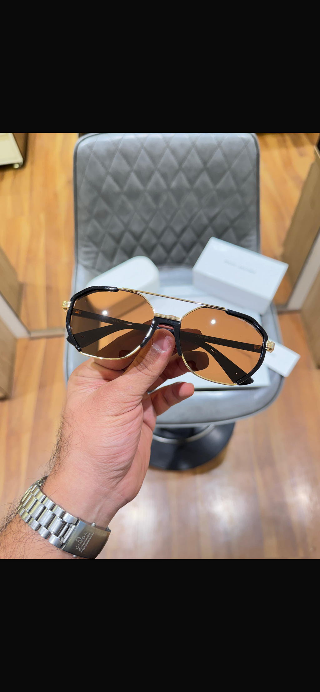 Marc jacobs 2120 gold brown ✌️✌️✌️😎😎😍😍🥳🥳🥳 *DHURANDAR SAME MODEL AKSHAY KHANNA EDITION*