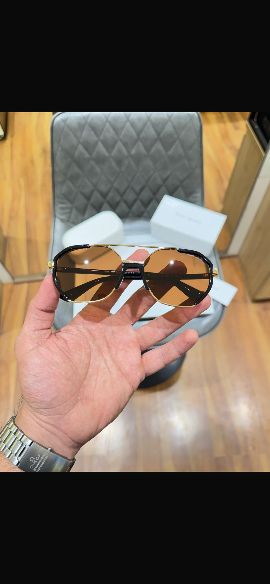 Marc jacobs 2120 gold brown ✌️✌️✌️😎😎😍😍🥳🥳🥳 *DHURANDAR SAME MODEL AKSHAY KHANNA EDITION*