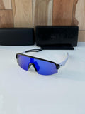 P_um_a 4943 black white blue A