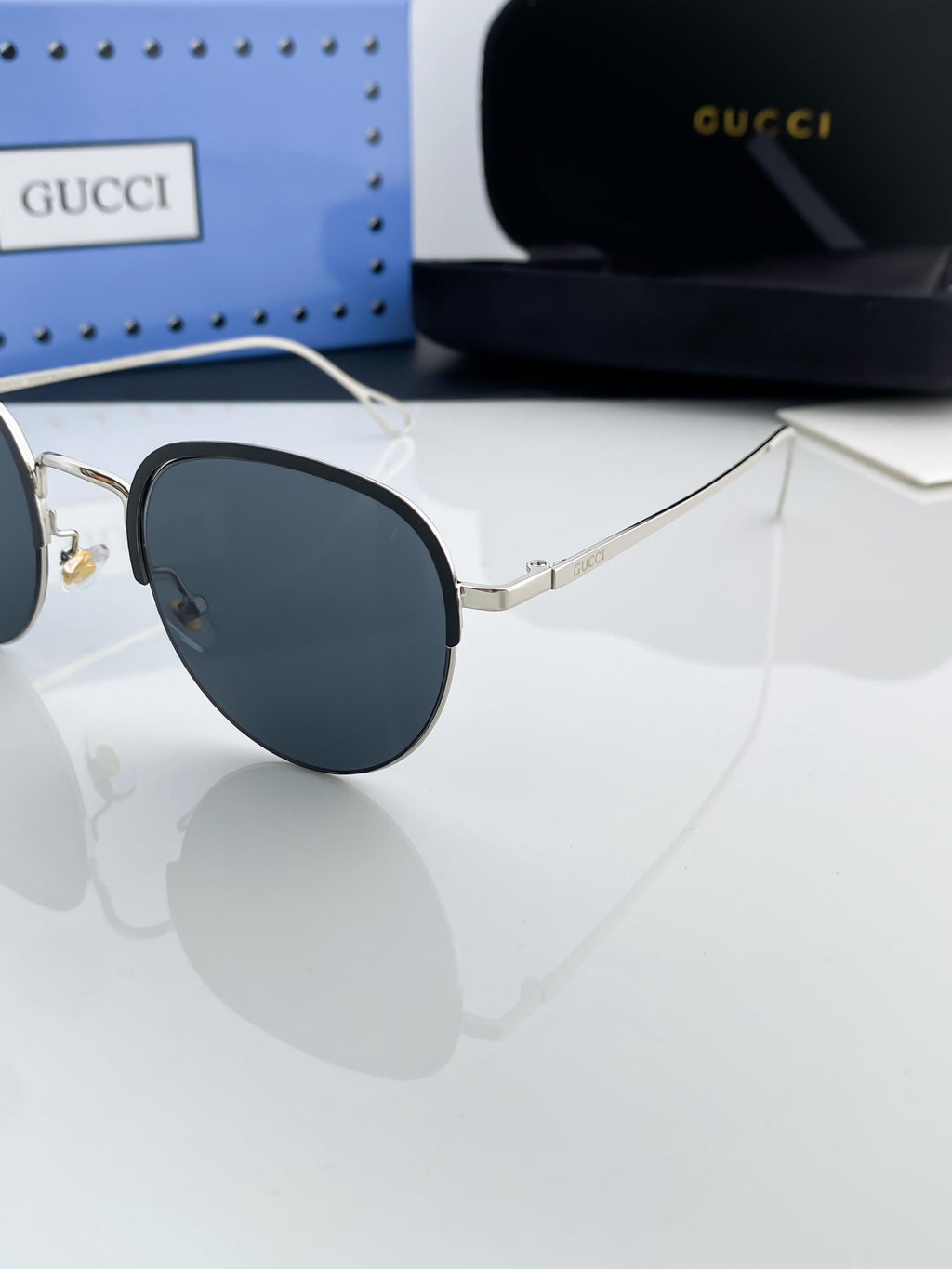 GU_C_CI SILVER BLACK 551 B