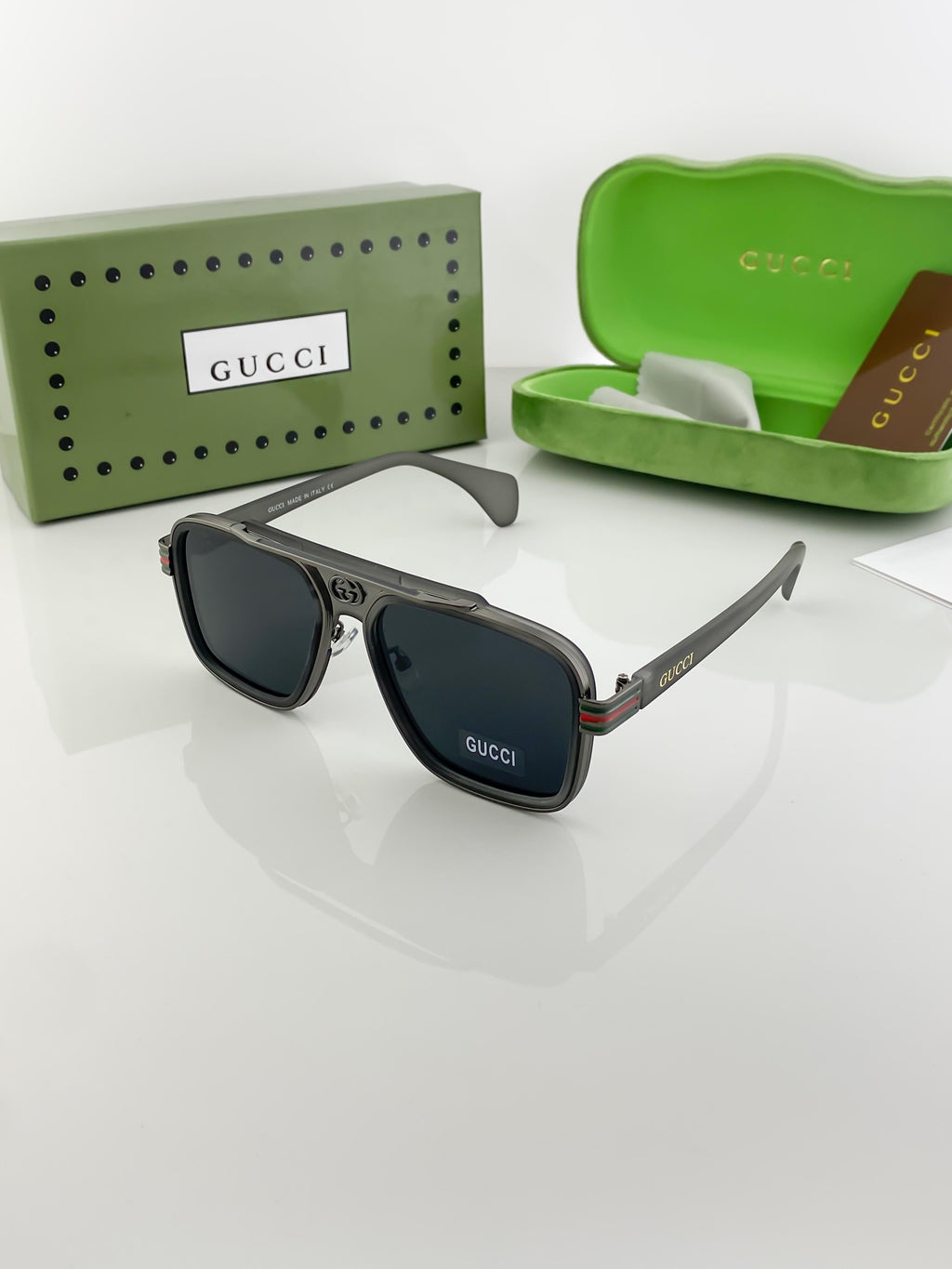 GU_CC_I GREY 1295 B