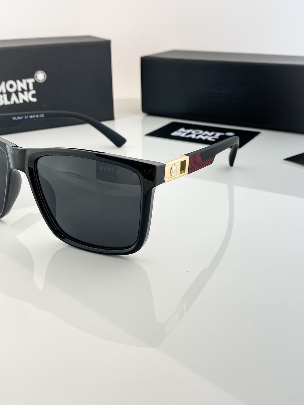 MONT  561 B