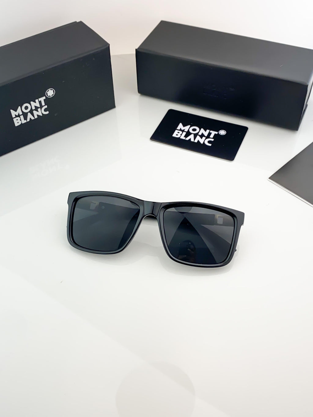 MONT  561 B