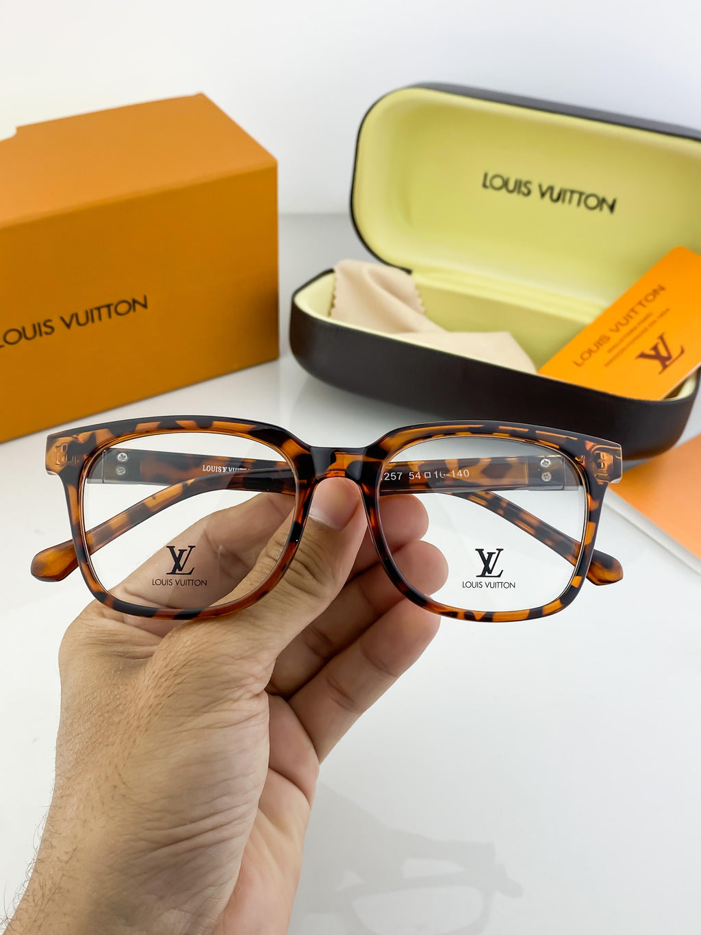 LOUIS TIGER FRAME B