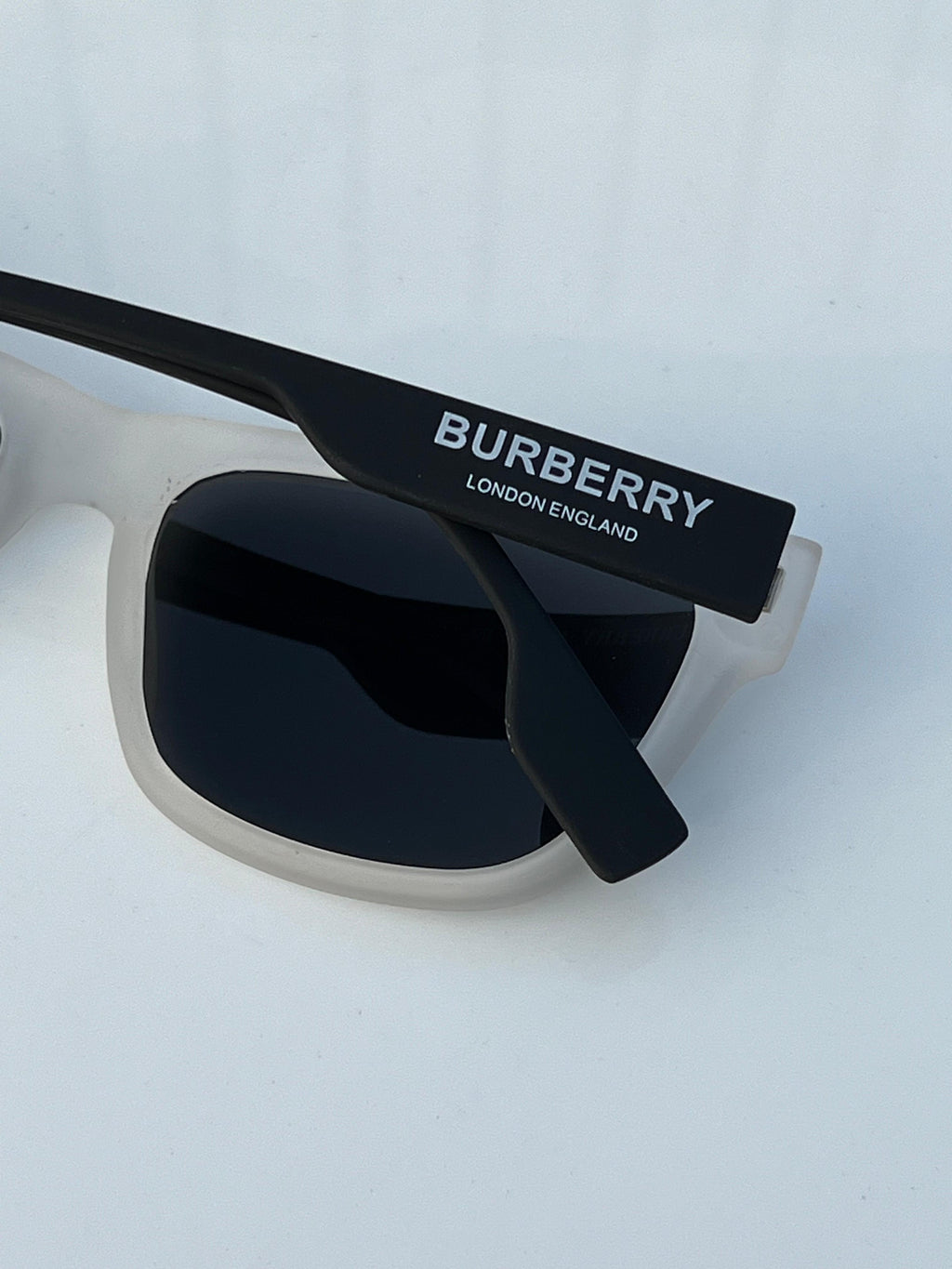 Bur 4293 white black SG
