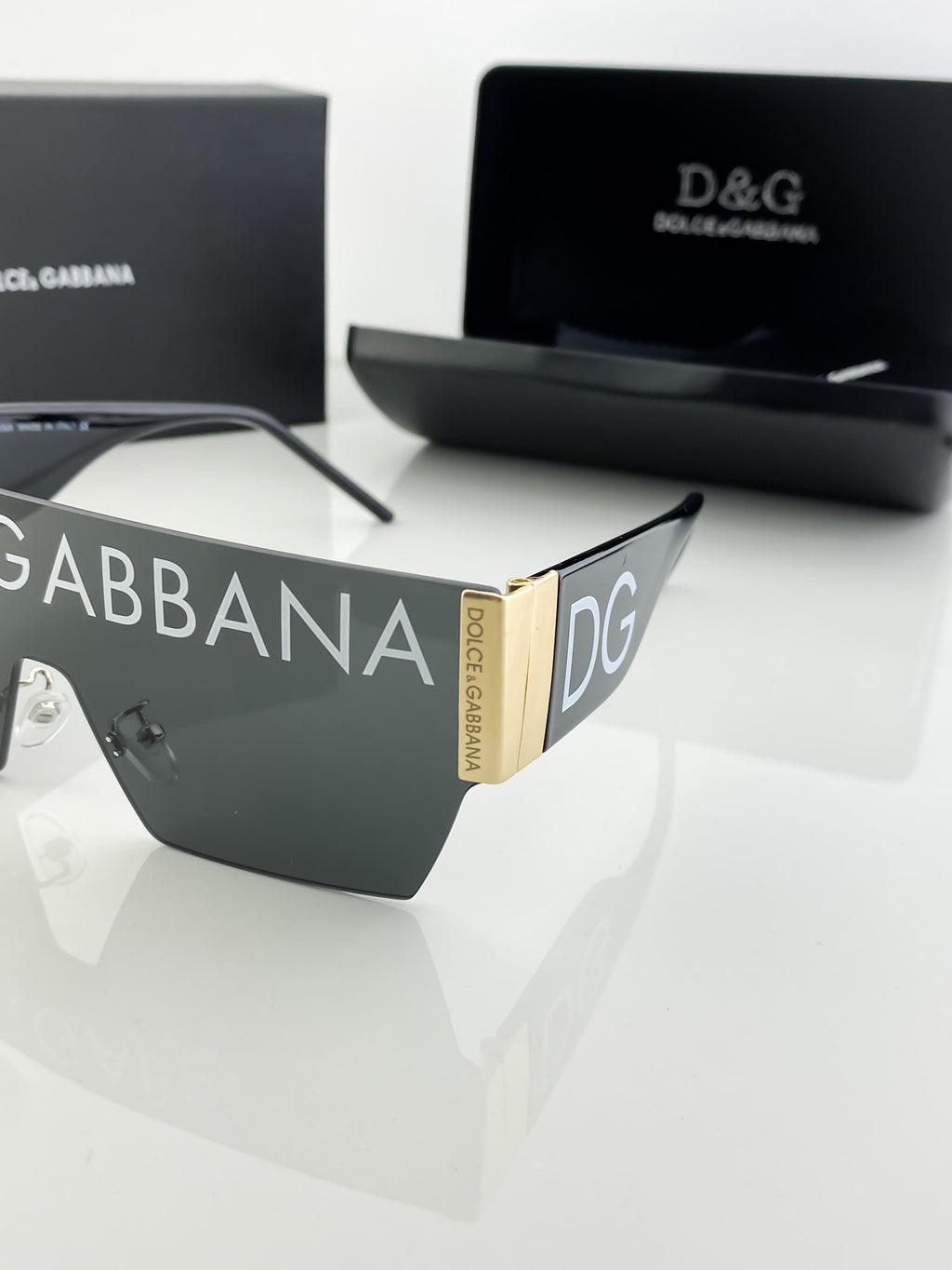 DOL  GOLD BLACK 6864 B