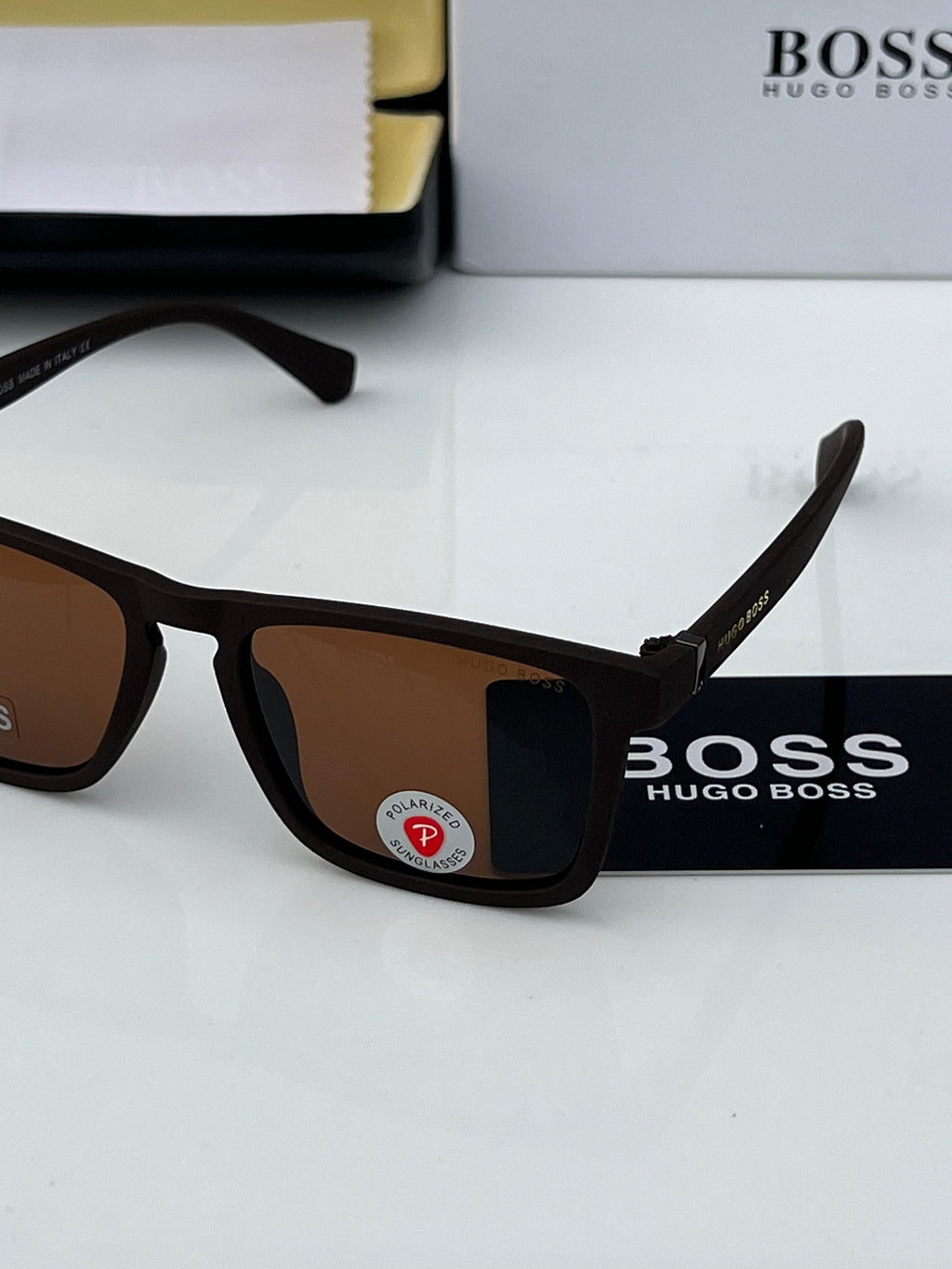 HugH 0296 brown  A