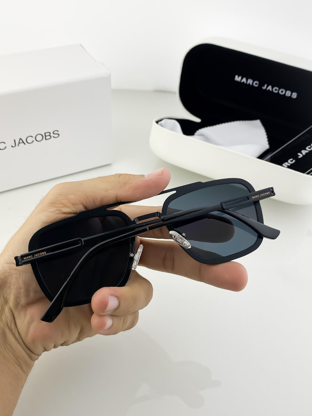 MAR BLACK 516 B