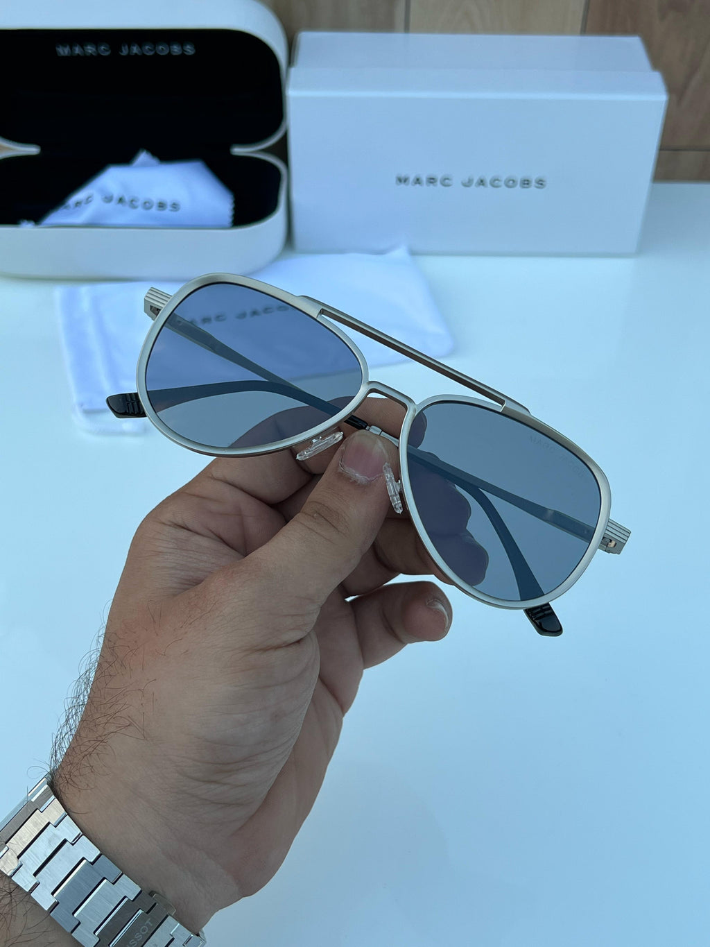 Mar  98286 silver black A
