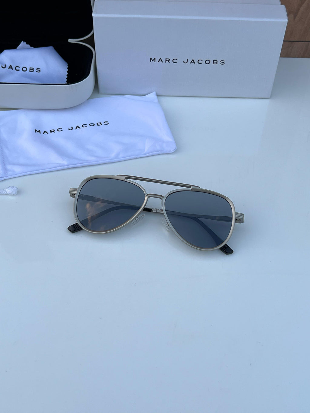 Mar  98286 silver black A