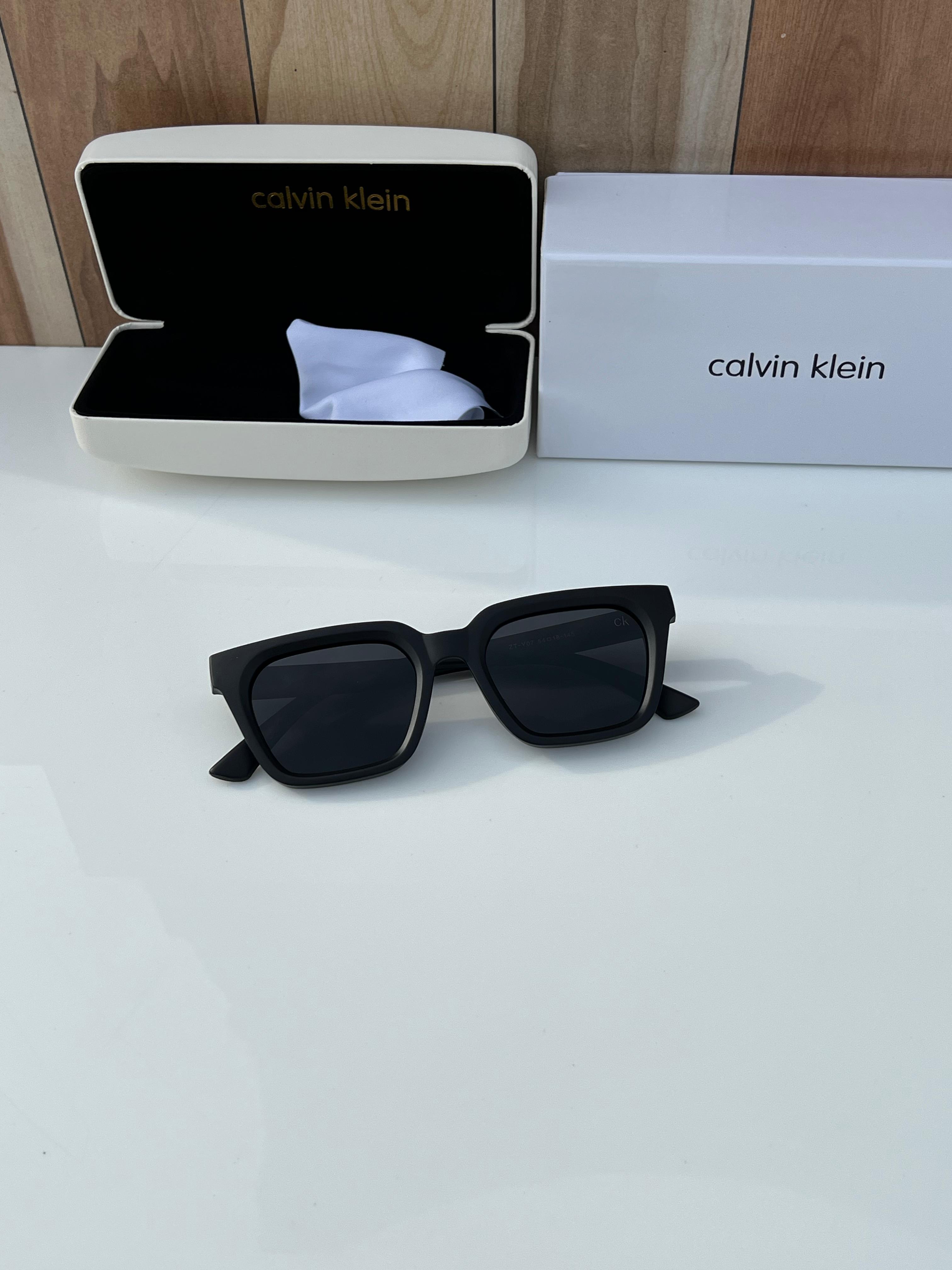 Cal  Y07 black