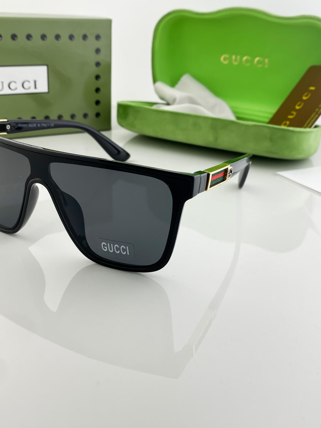 GU BLACK 566 B
